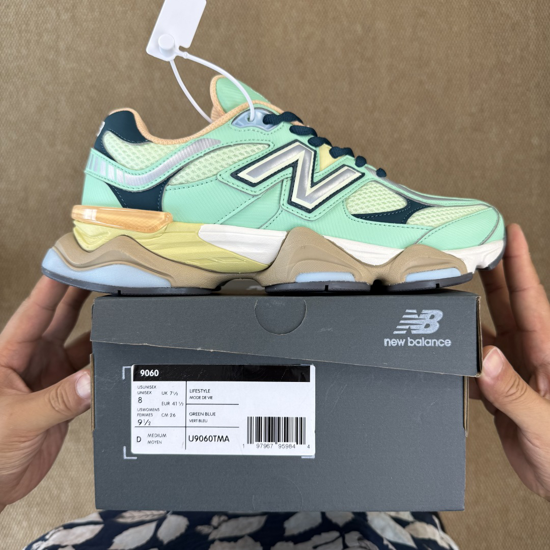 New Balance Sneakers-236