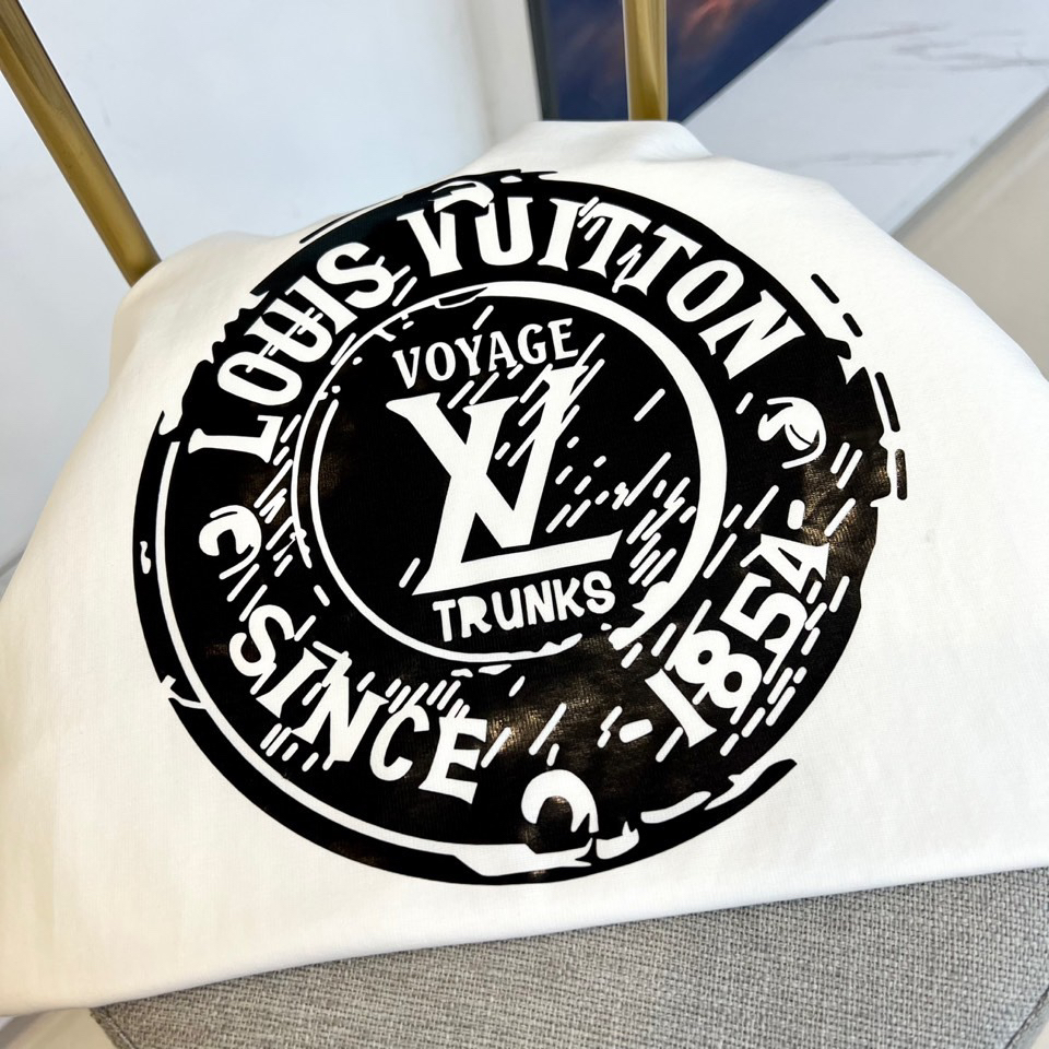 LV clothing-54