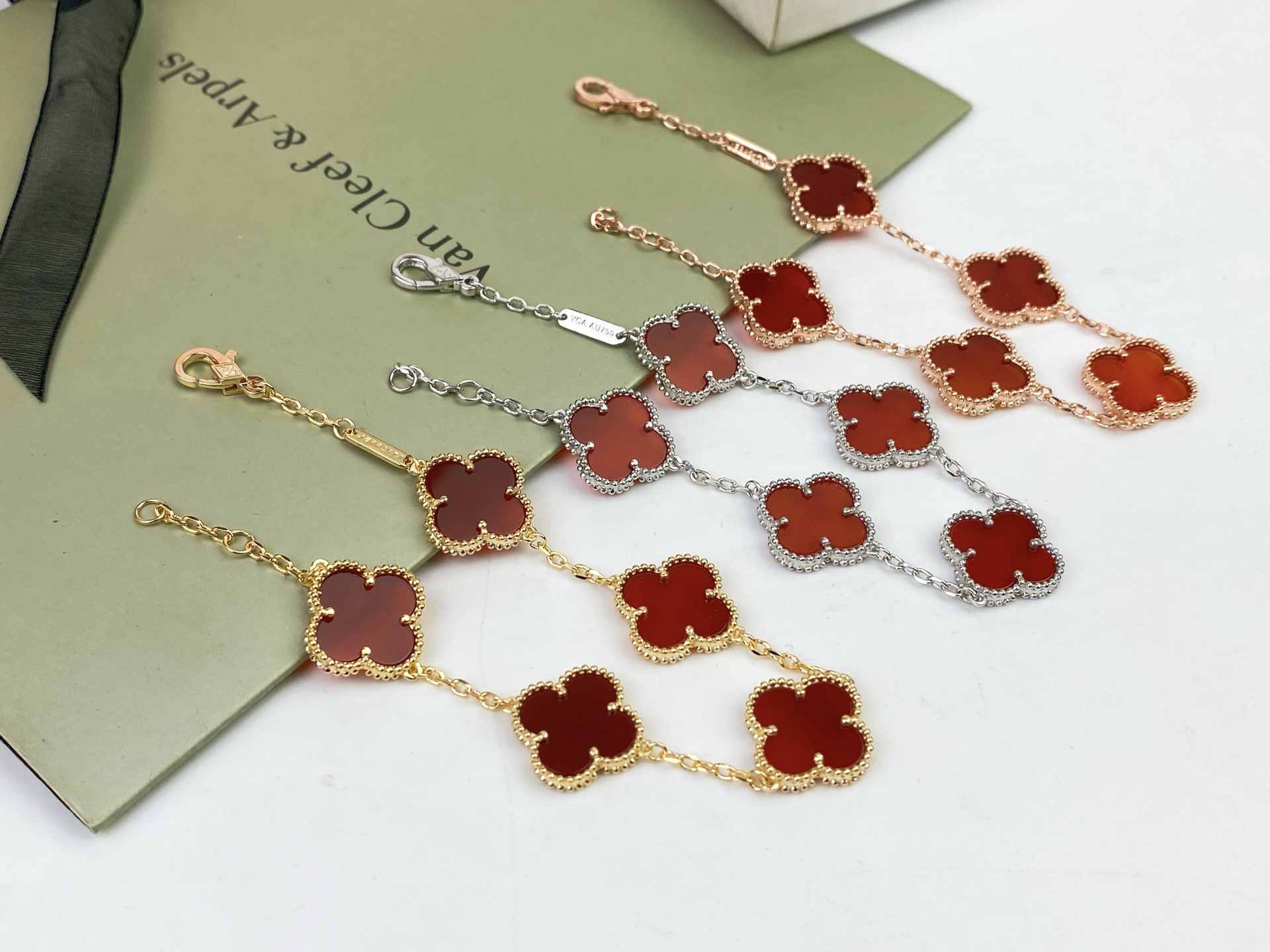 Van Cleef & Arpels Bracelet-24