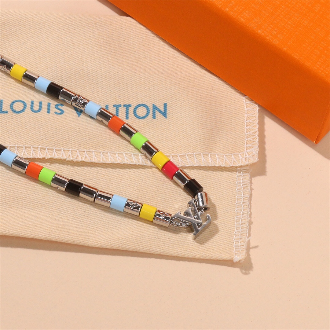 LV necklace-6