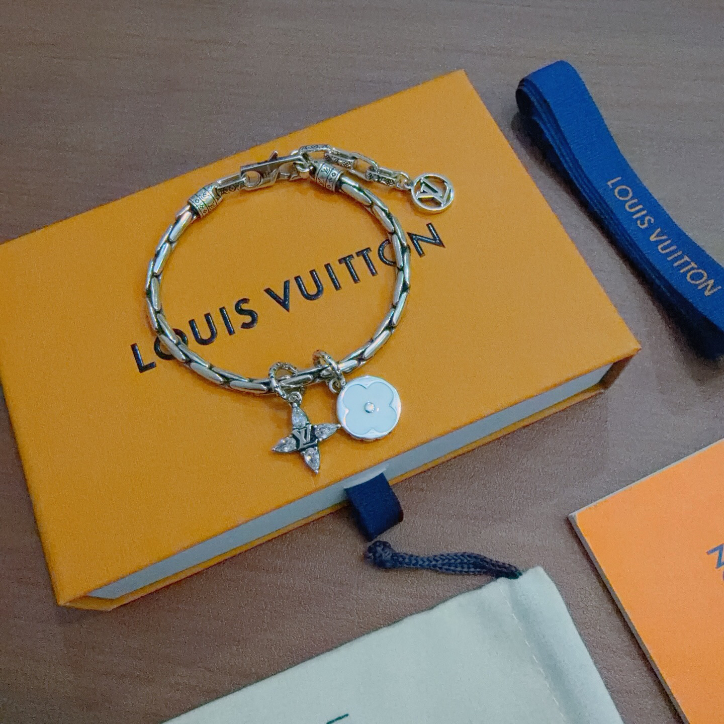 LV Bracelet-17