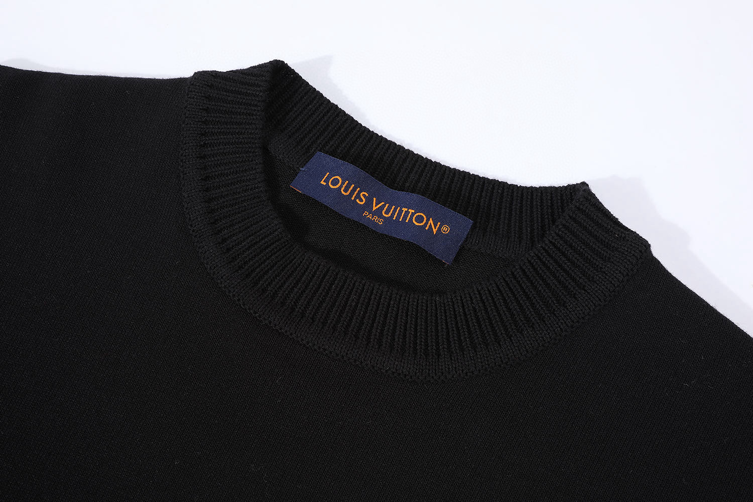 LV clothing-230