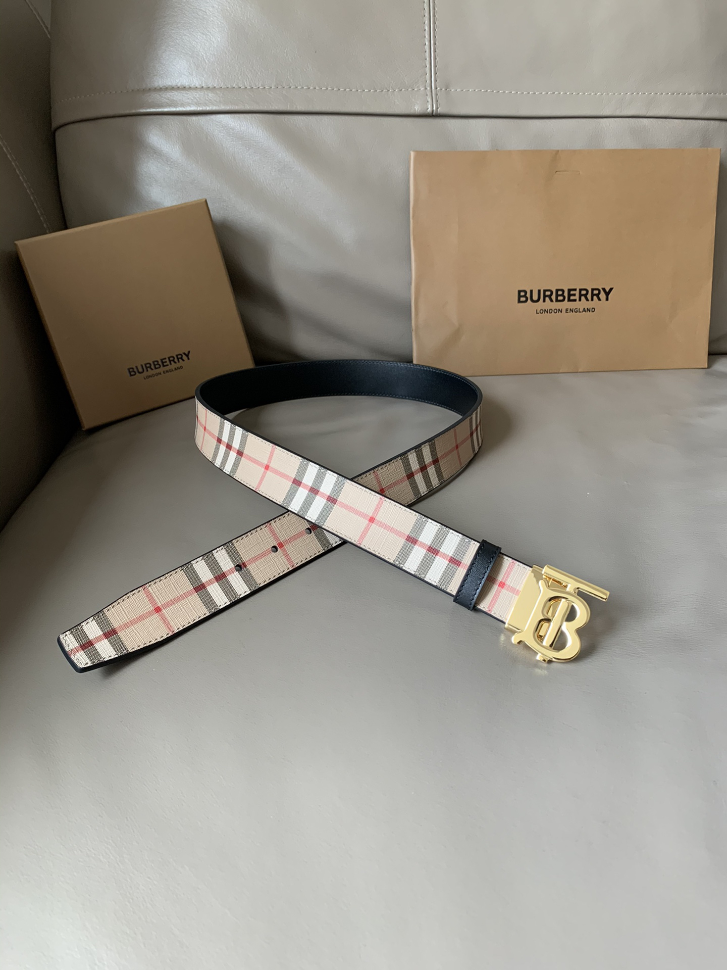 Burberry belt-105