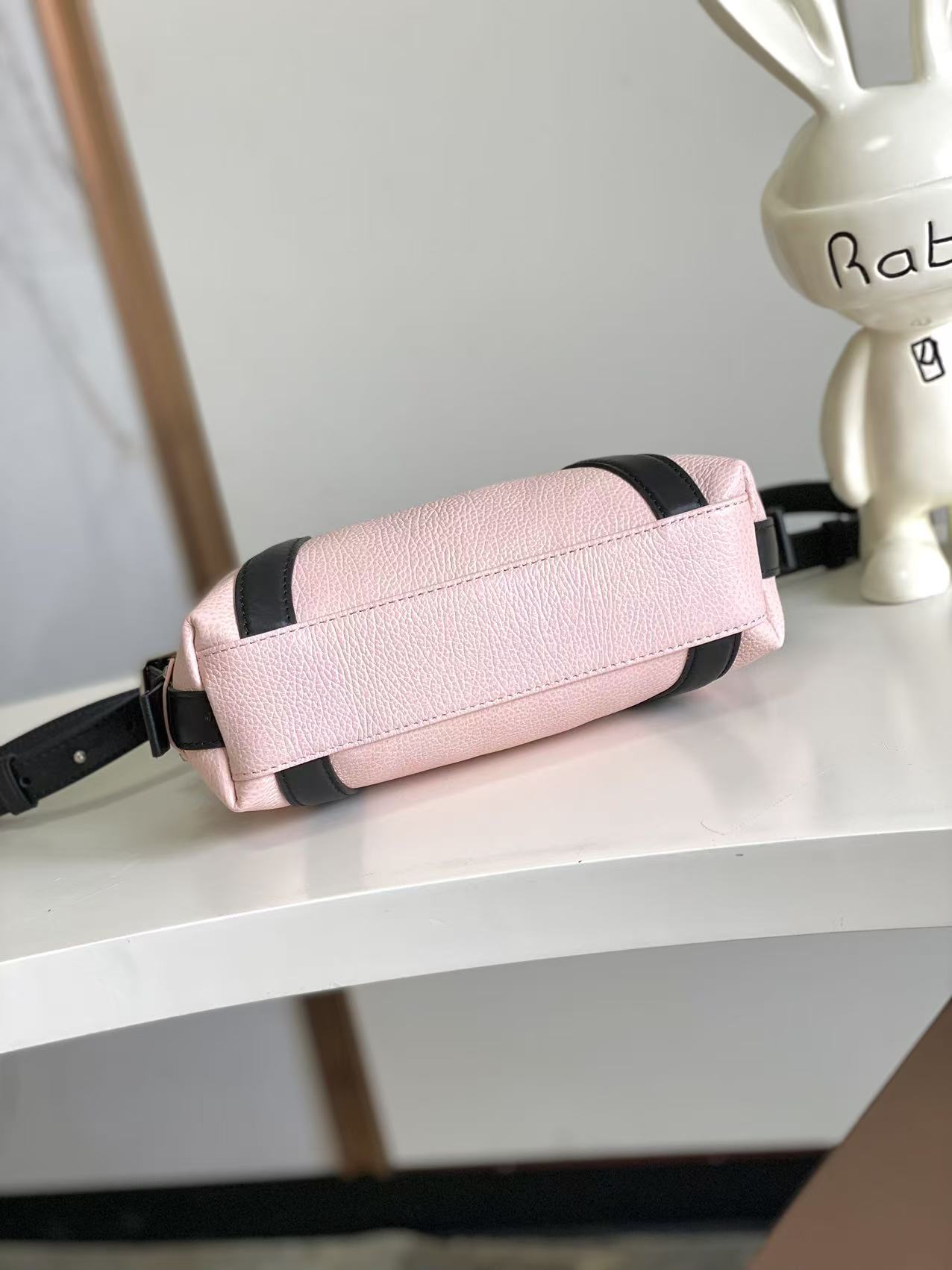 Louis Vuitton Hot New Product-198