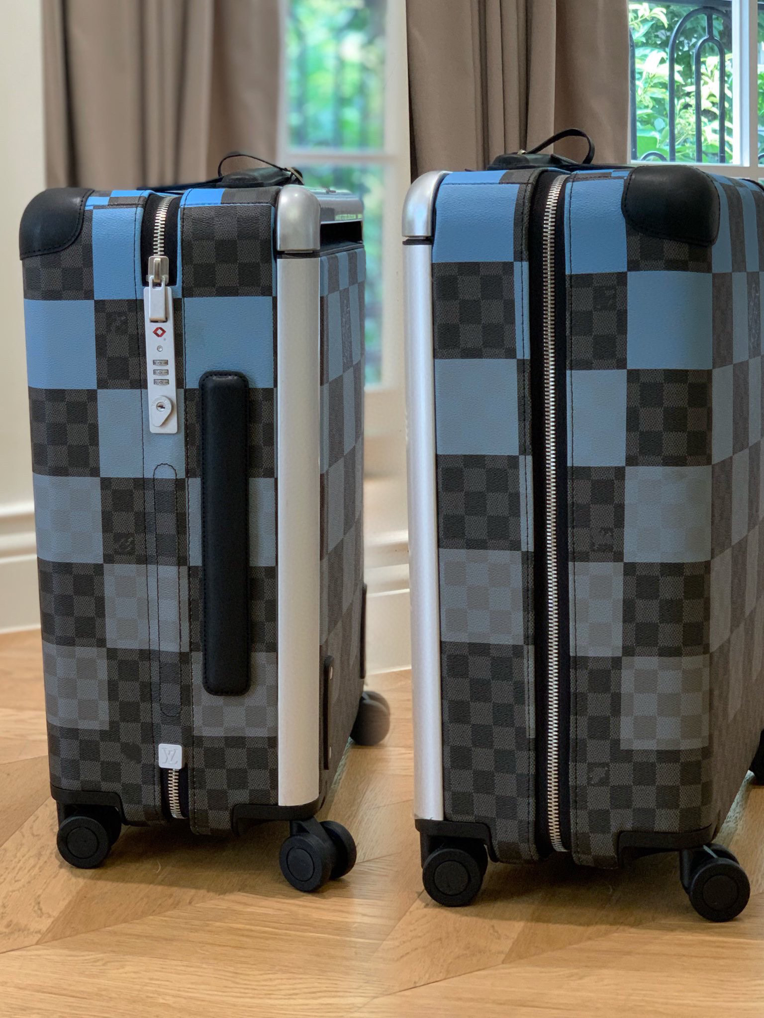 LV luggage-15
