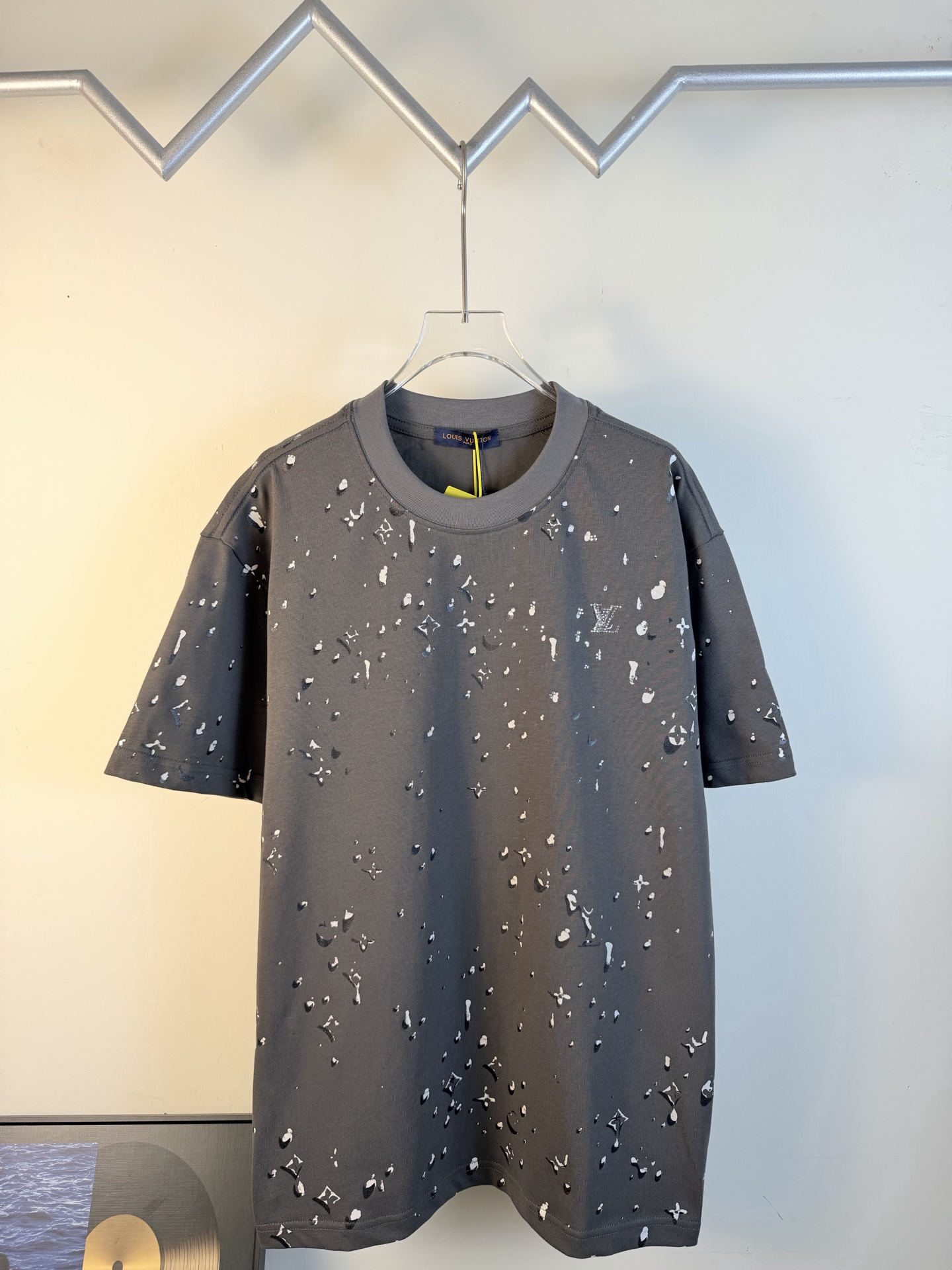 LV clothing-33