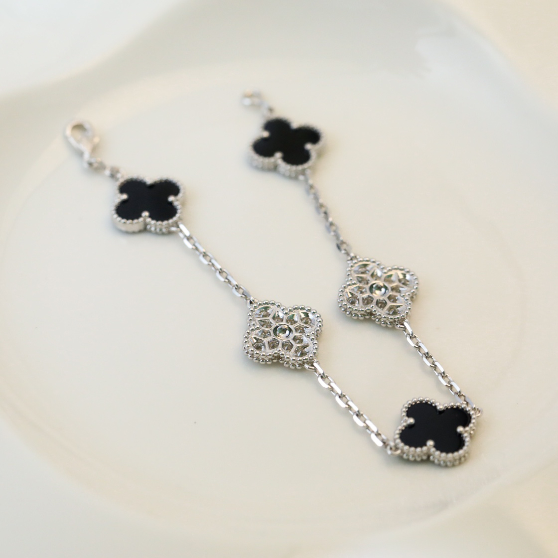 Van Cleef & Arpels Bracelet-71