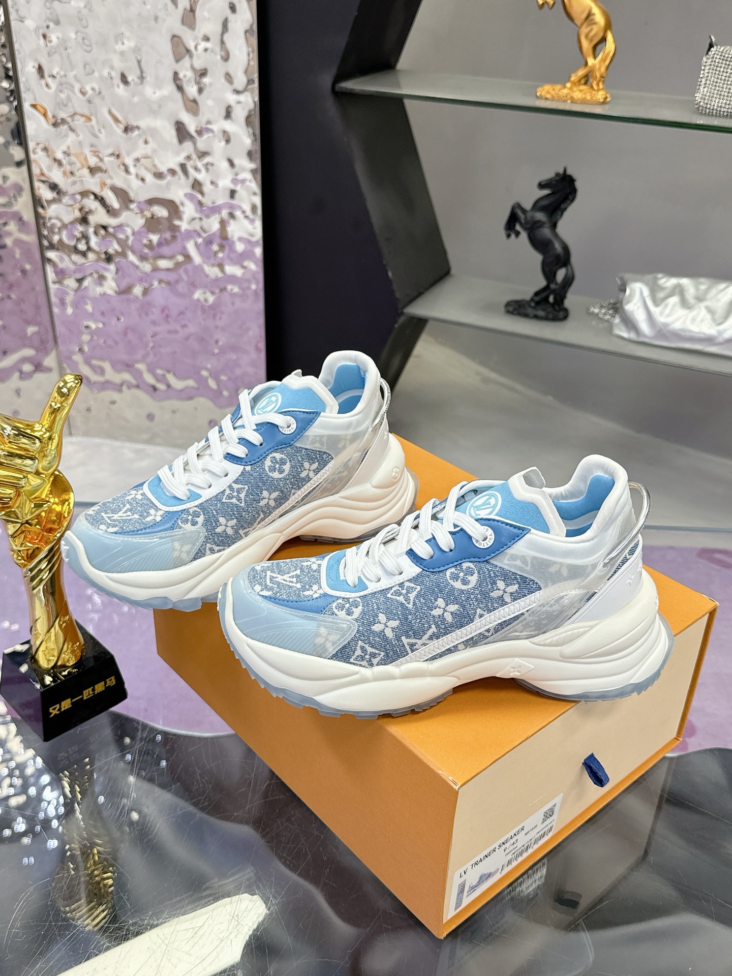 Lv Sneakers-199