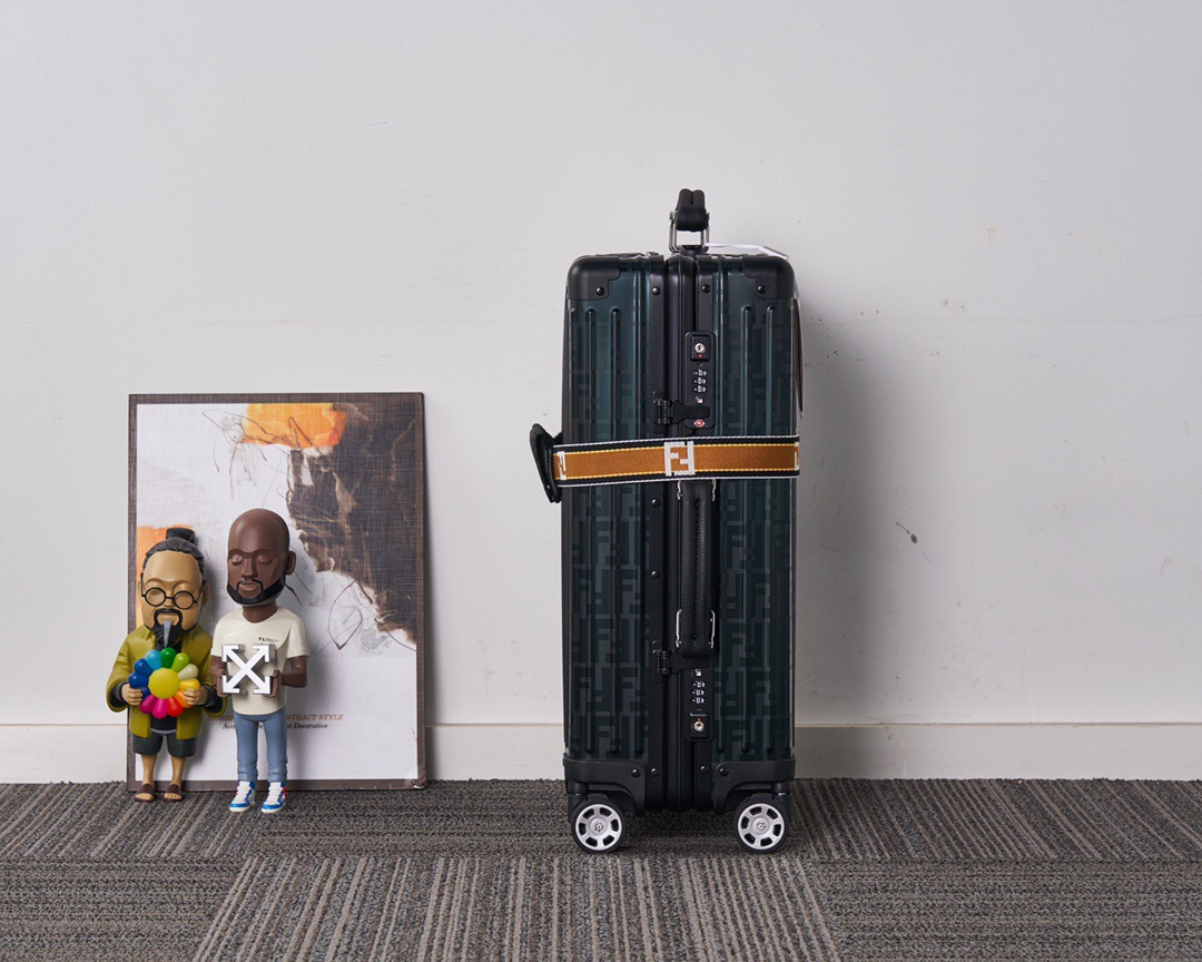 Fendi luggage-32