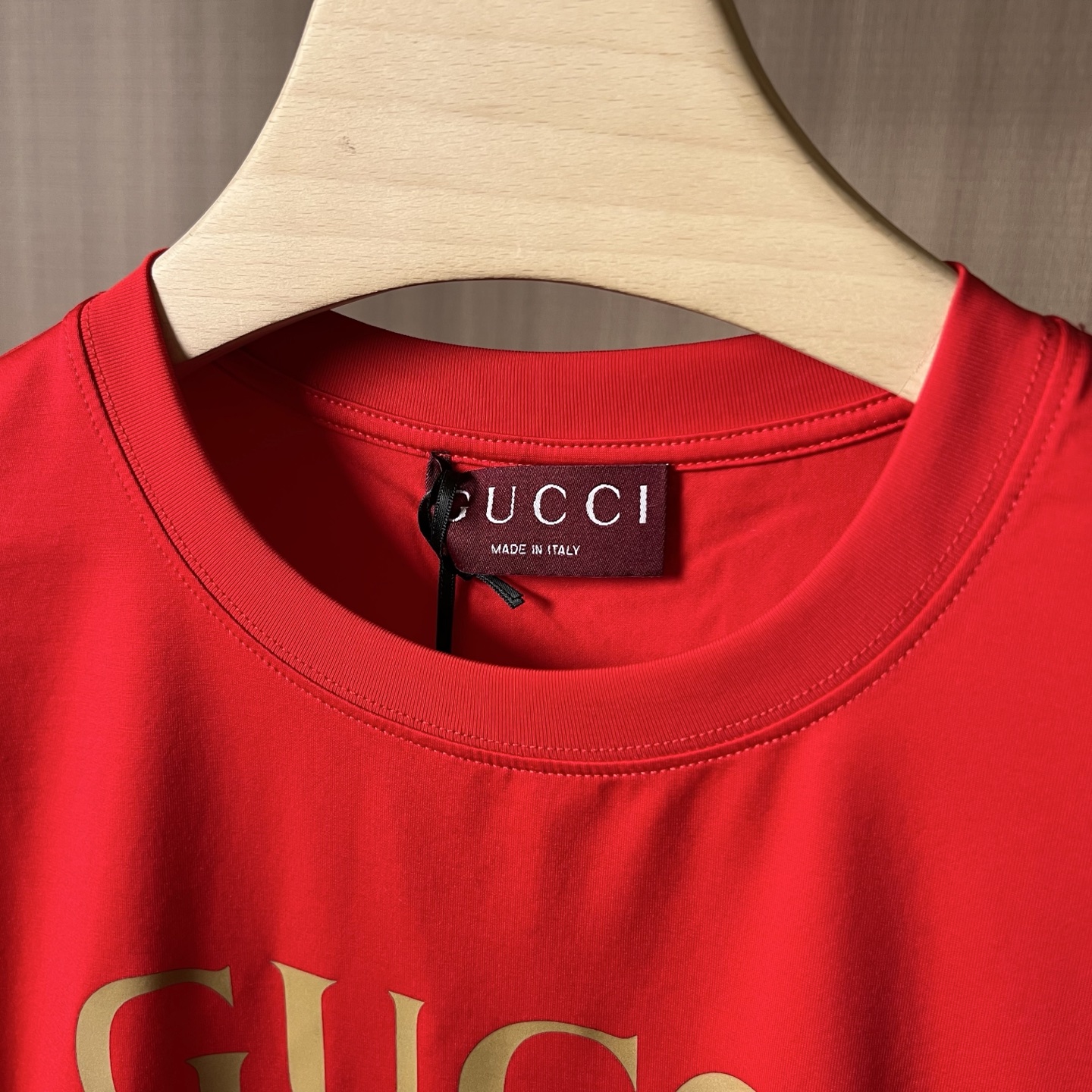 Gucci Clothing-211