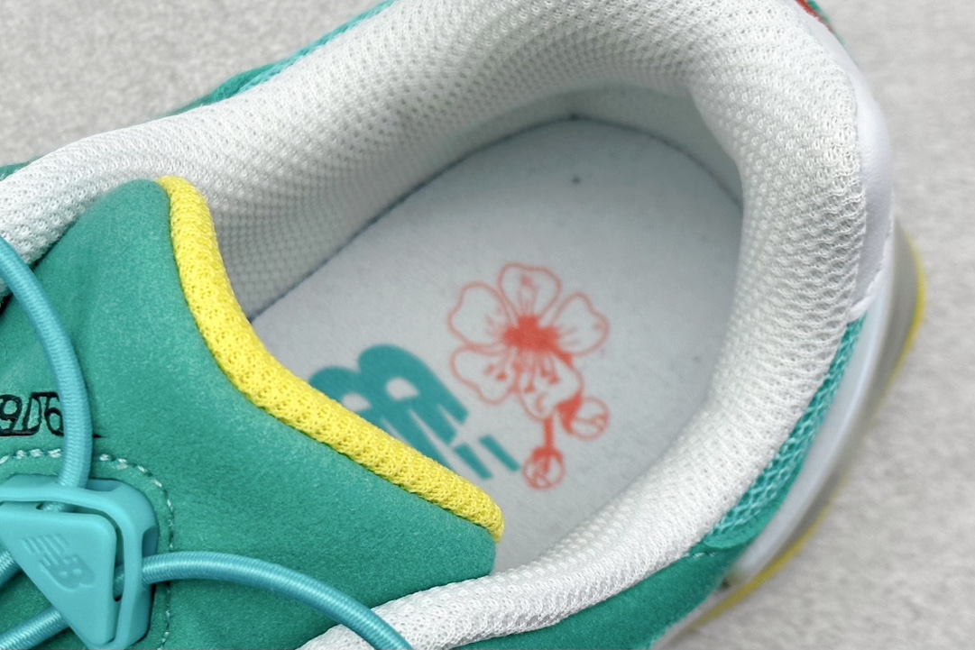 New Balance Sneakers-154