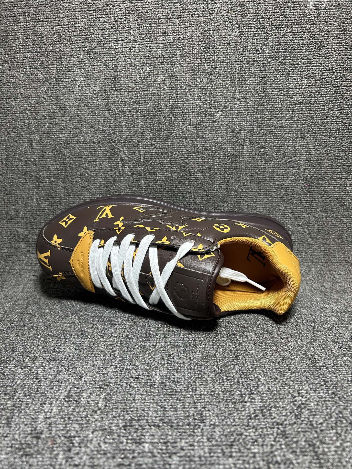 Lv Sneakers-195