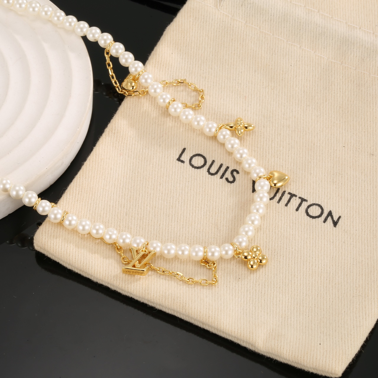 LV necklace-76