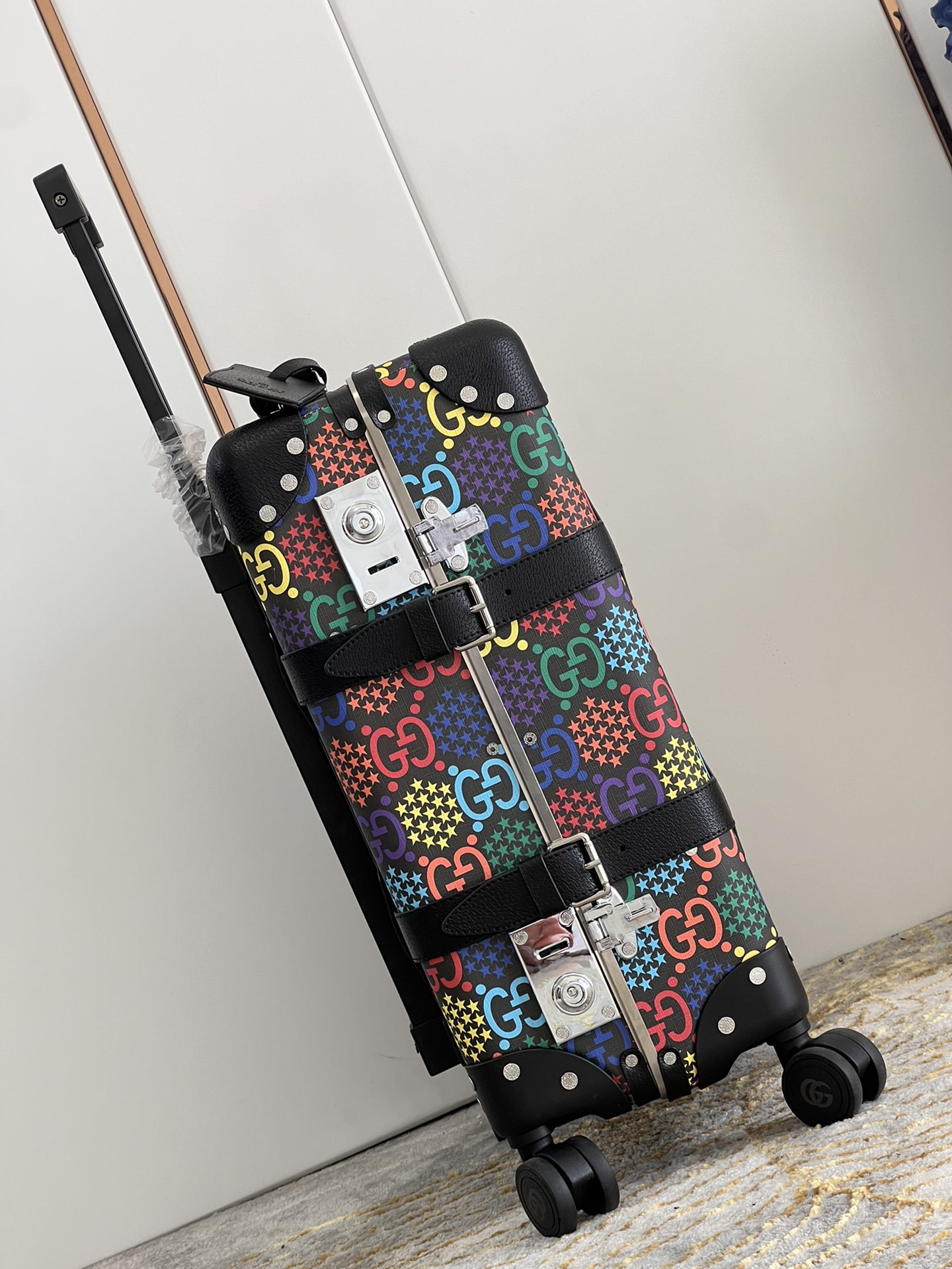 Gucci luggage-3