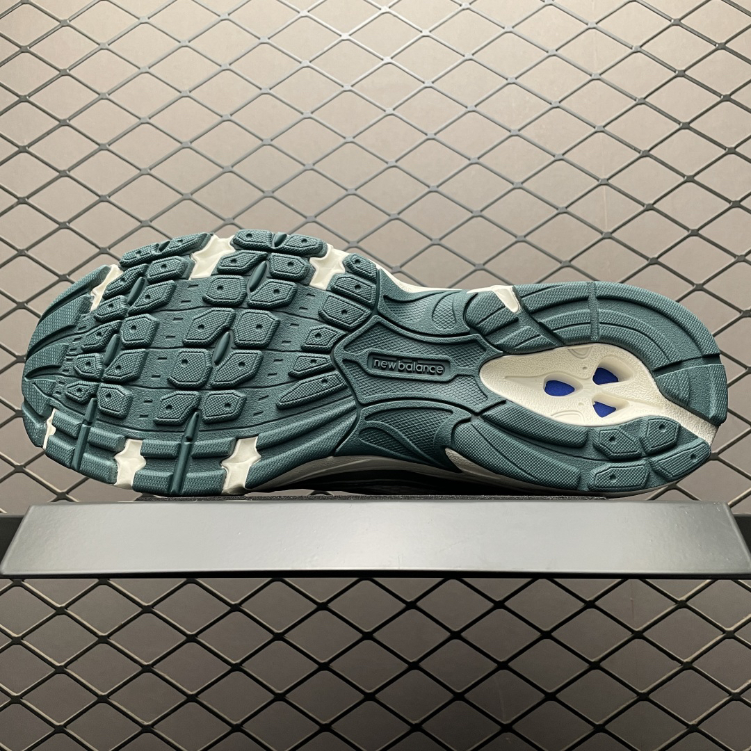 New Balance Sneakers-104