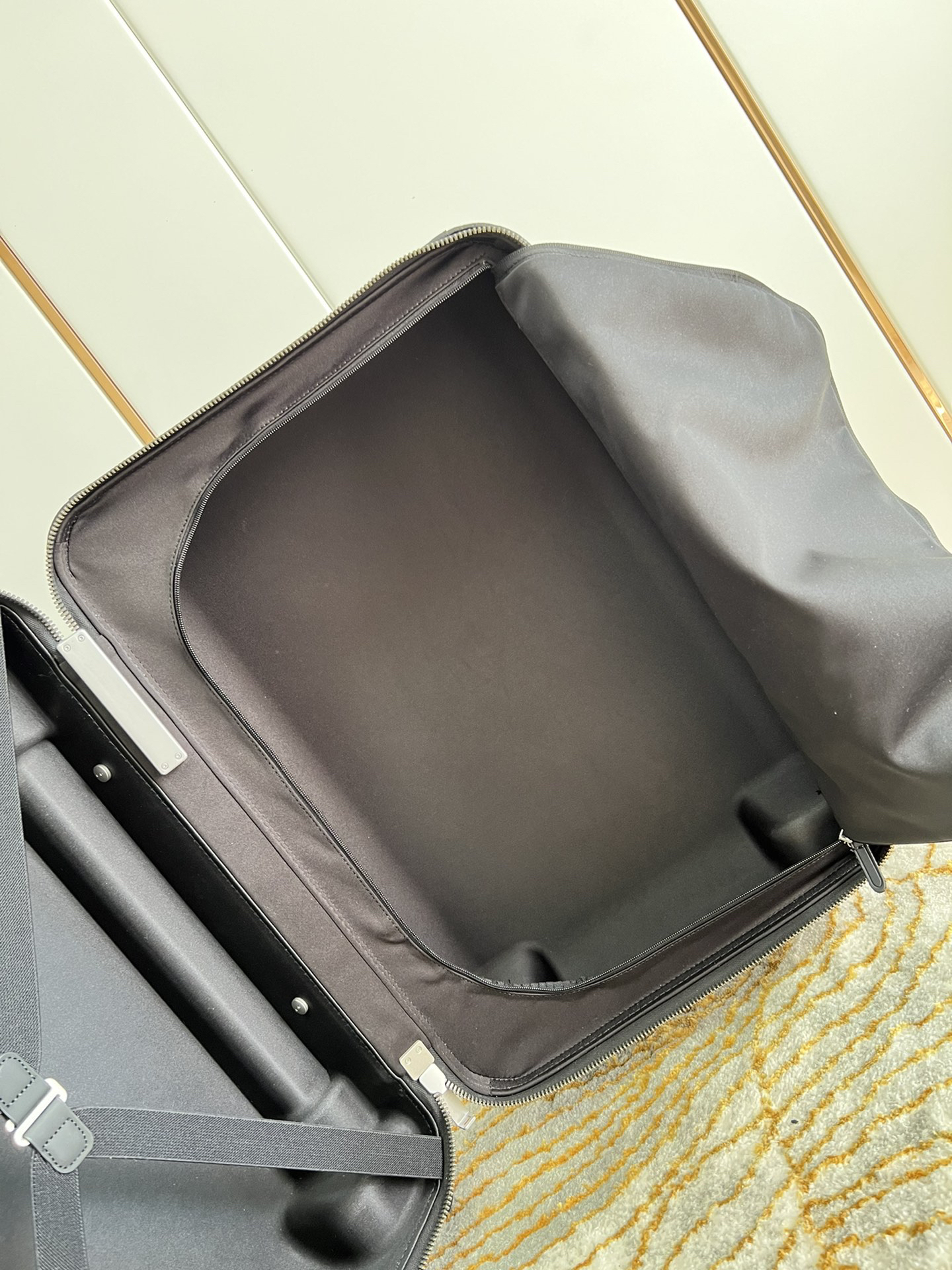 LV luggage-26