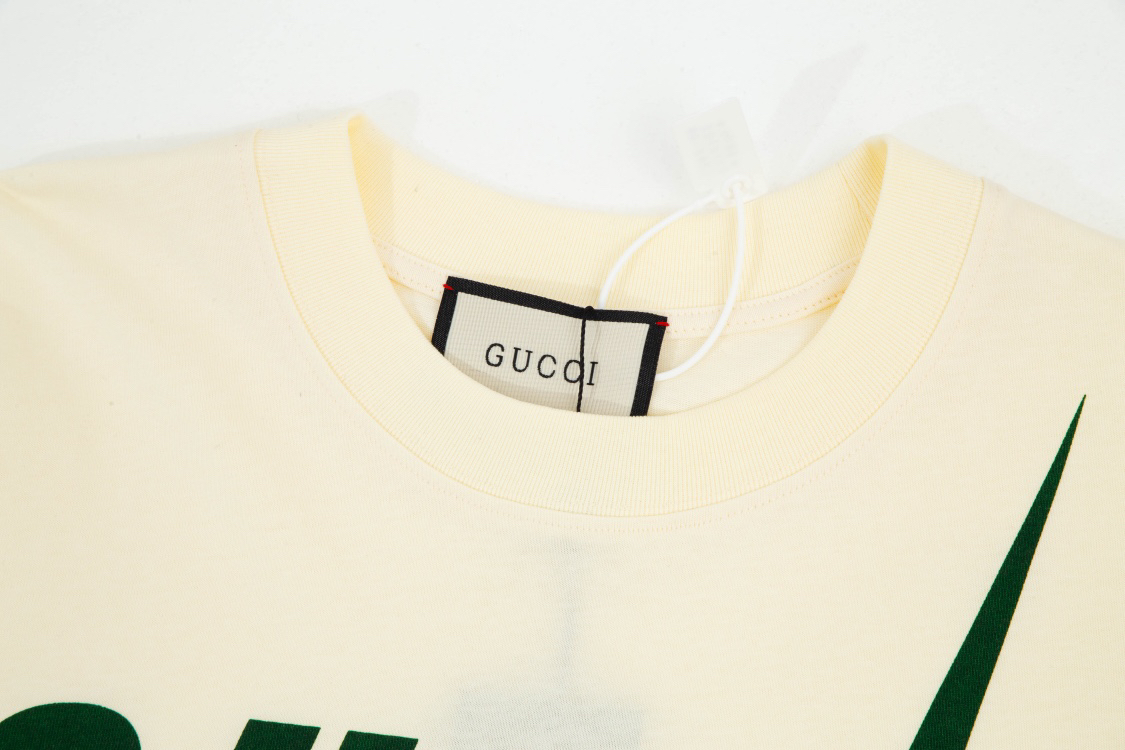 Gucci clothing-46