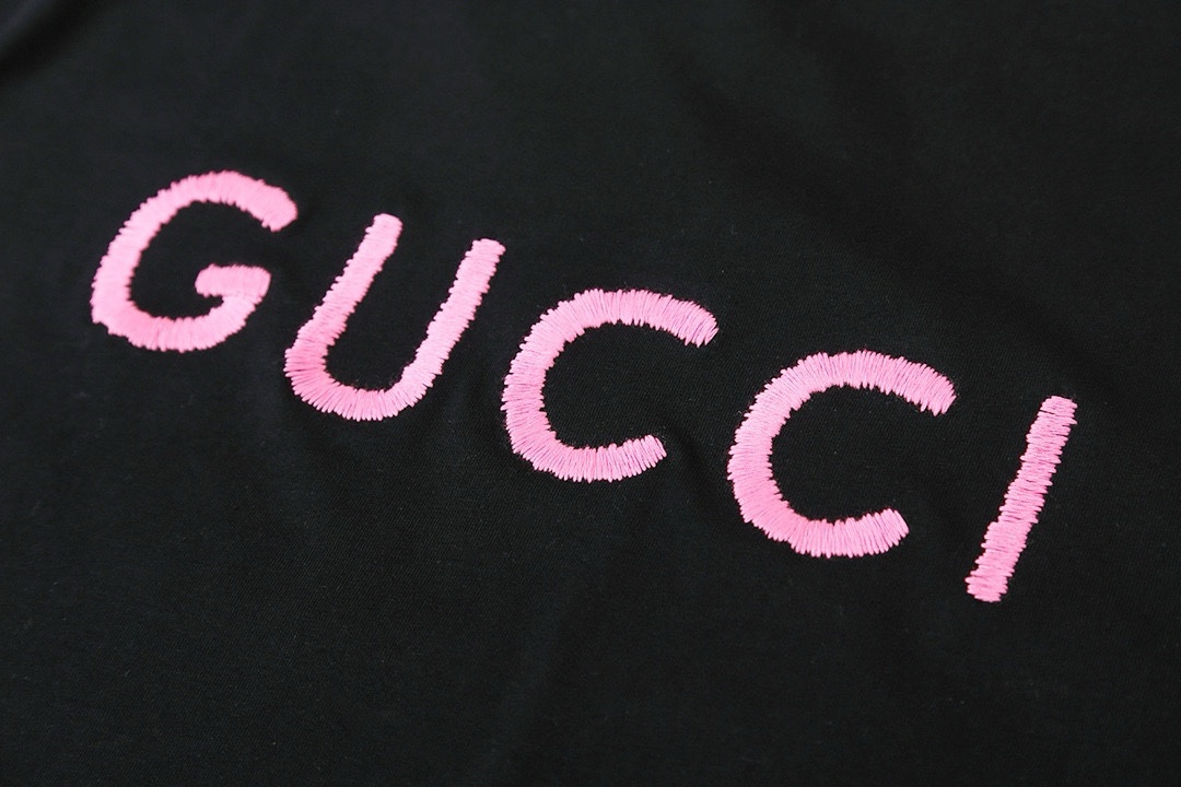 Gucci clothing-20