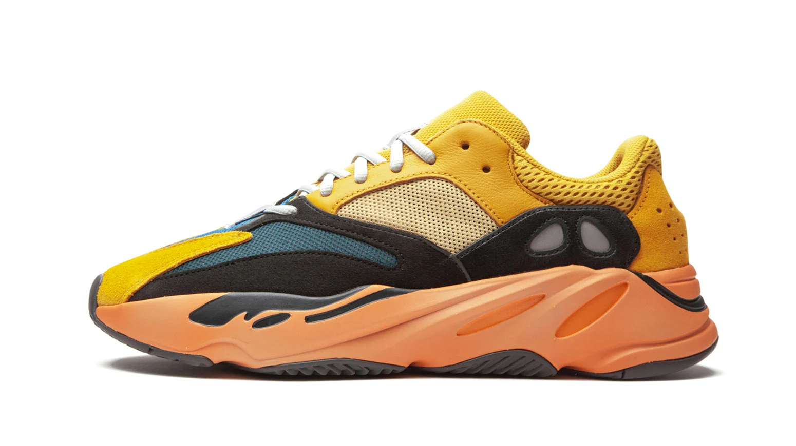YEEZY BOOST 700 