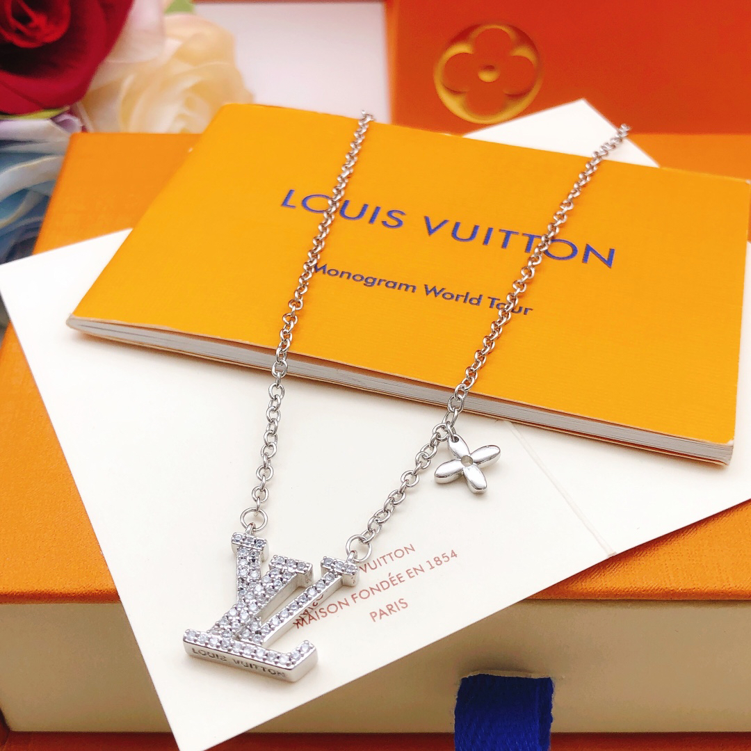LV necklace-67