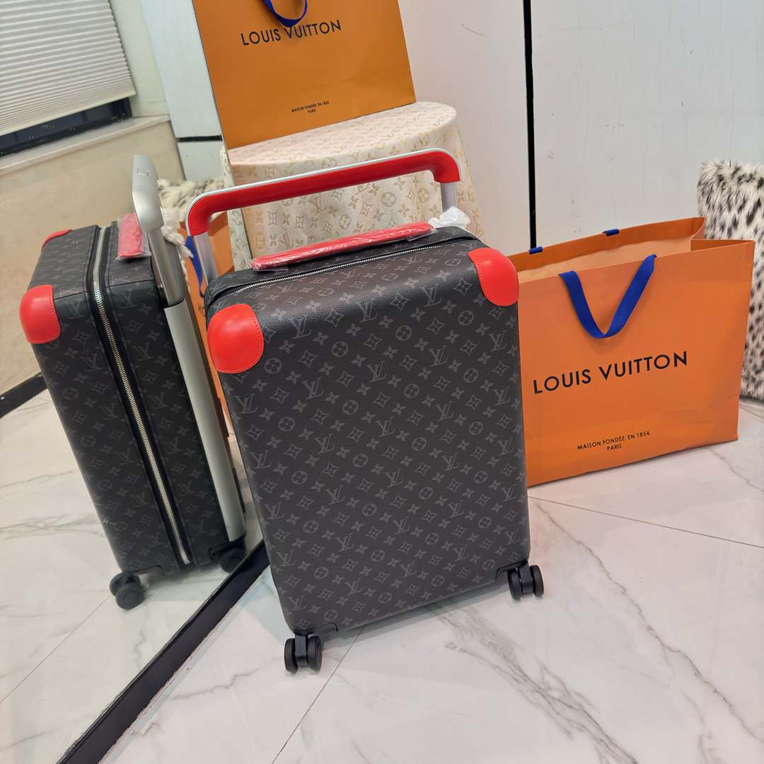 LV luggage-83