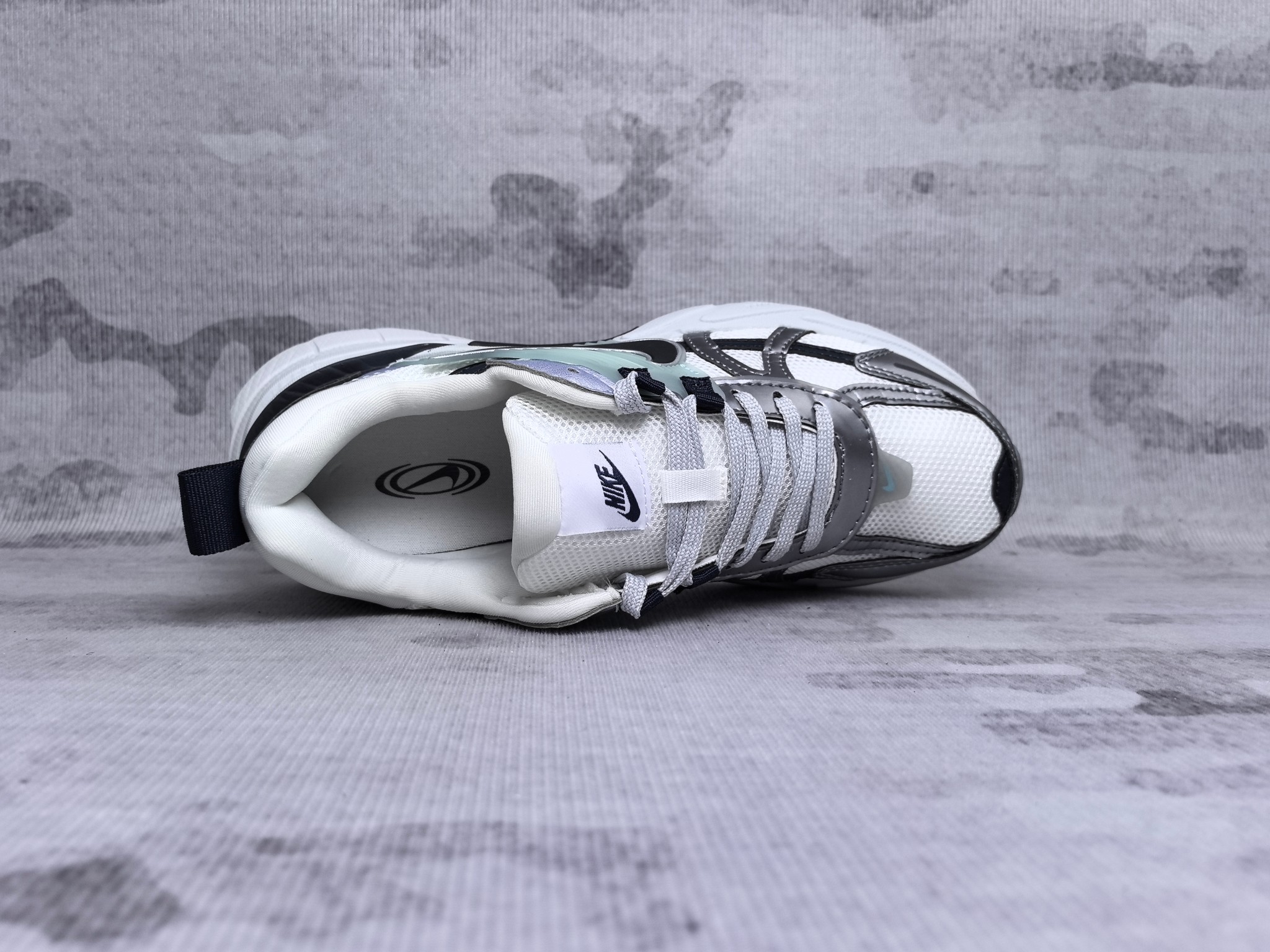 Nike Sneakers-225