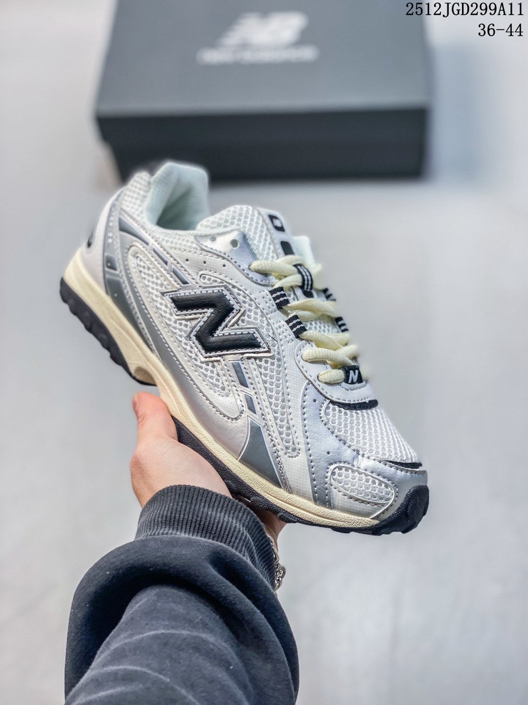 New Balance Sneakers-242