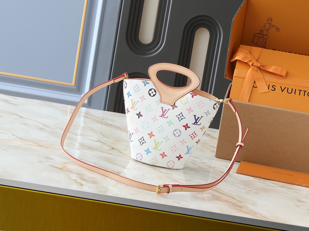 Louis Vuitton Hot New Product-203