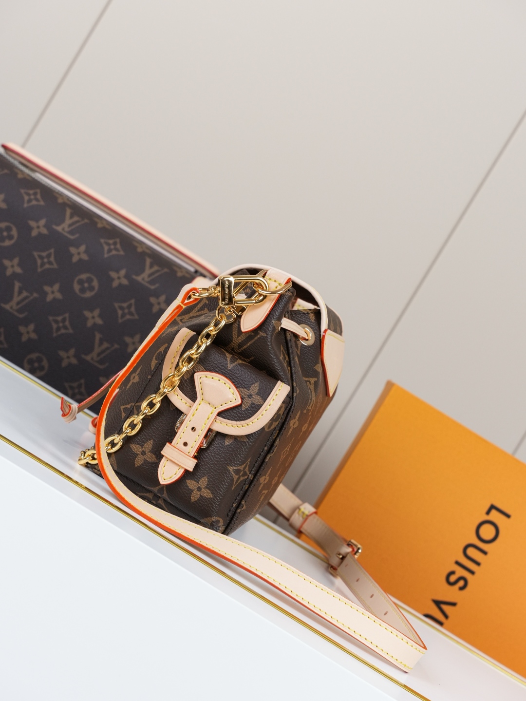 Louis Vuitton Hot New Product-69