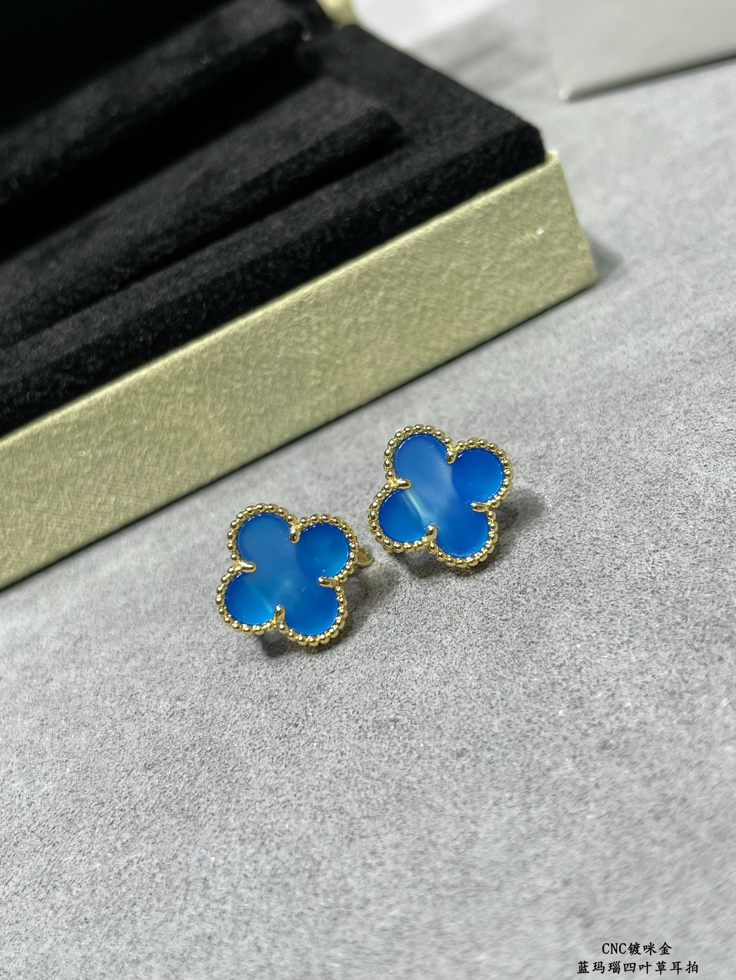 Van Cleef & Arpels earring-28