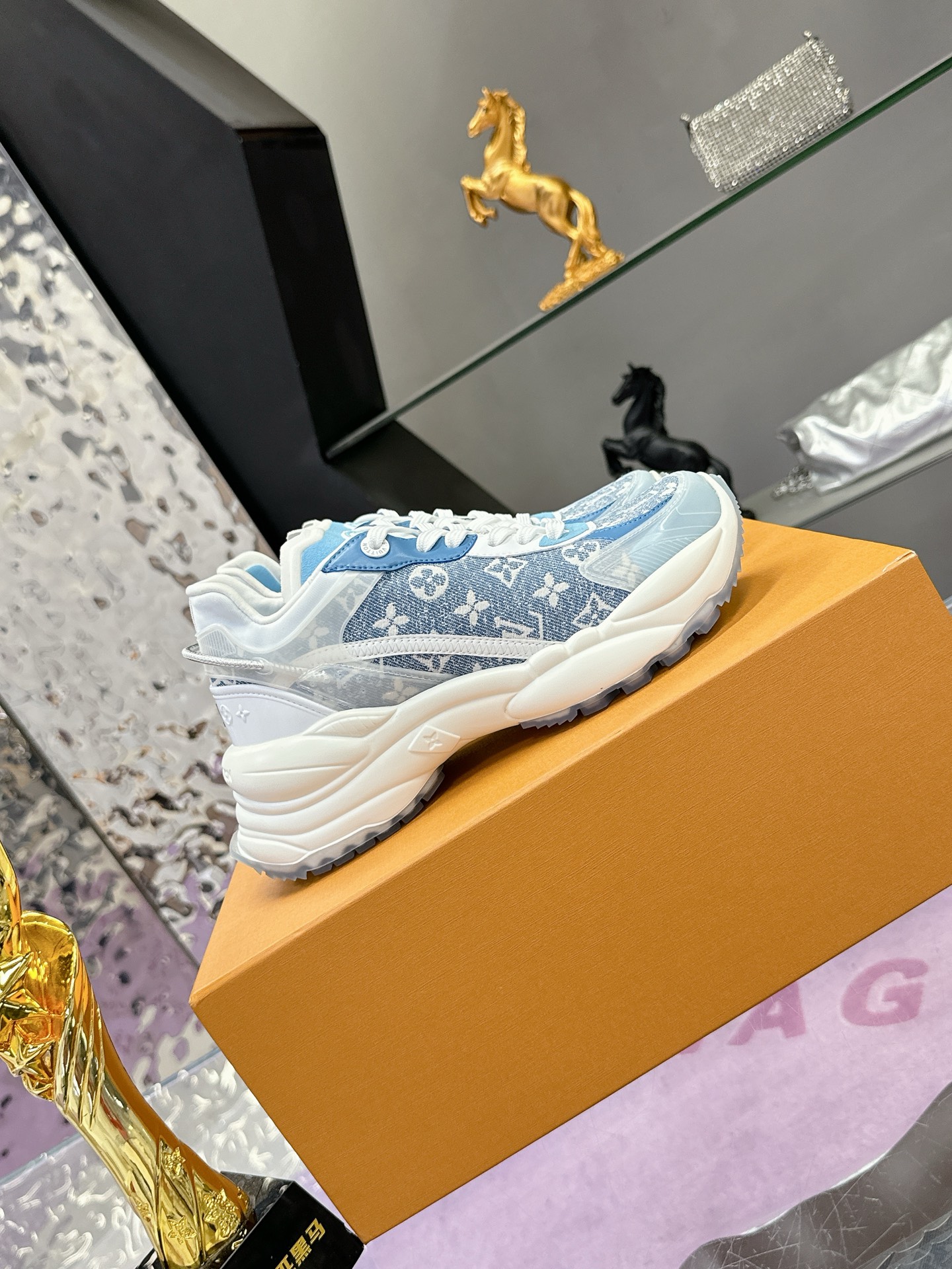 Lv Sneakers-199