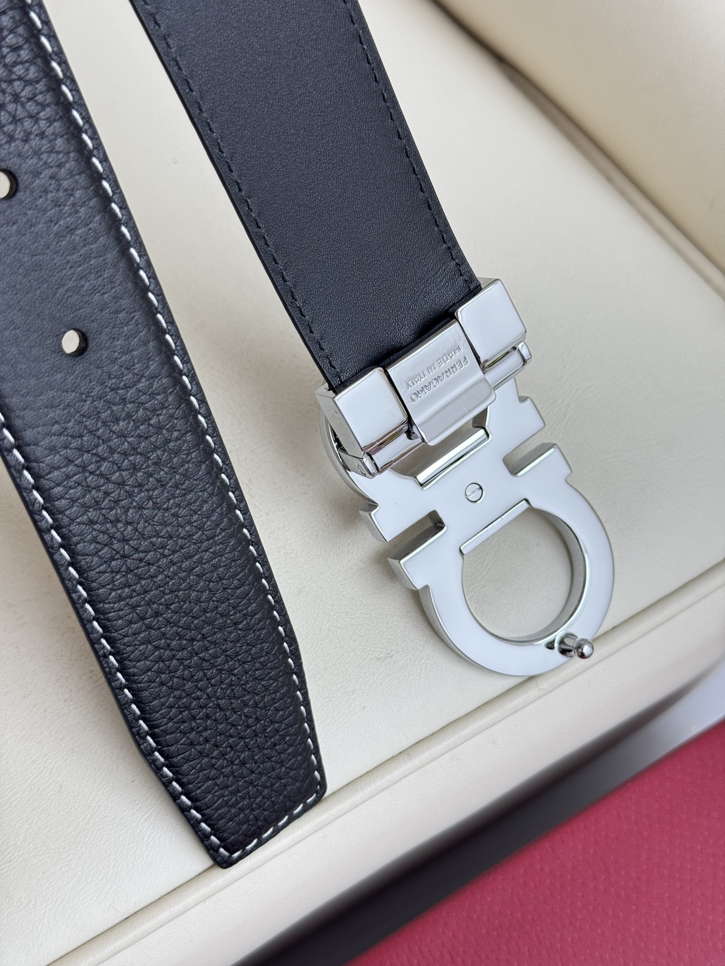 Ferragamo belt-101