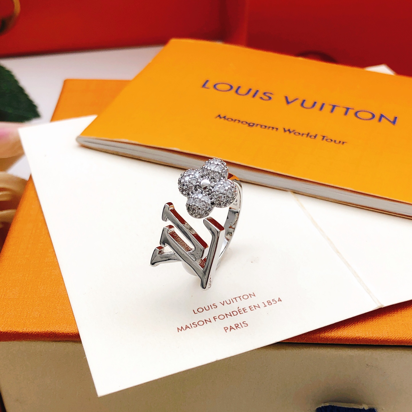 LV ring-29