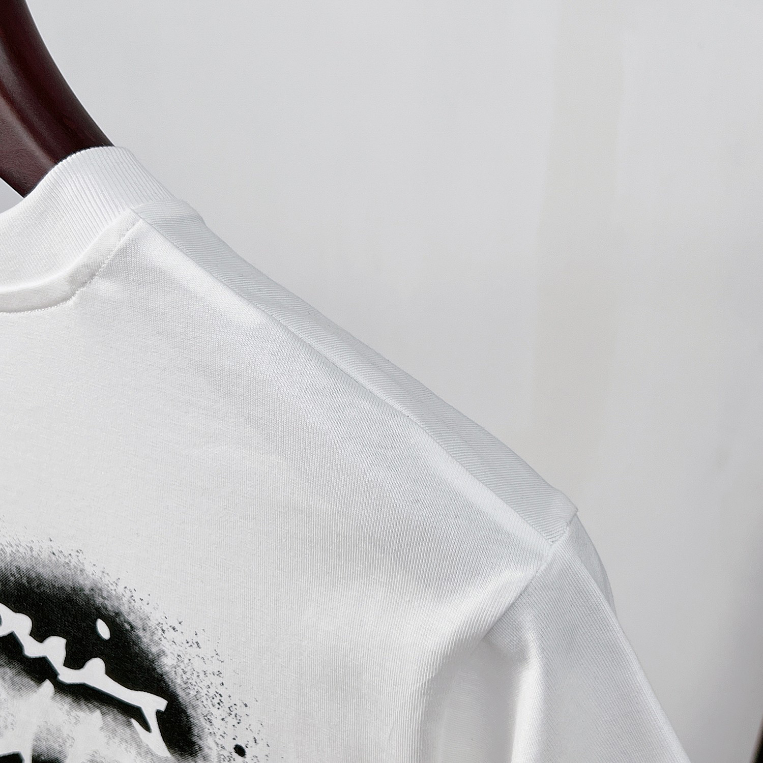 LV clothing-90