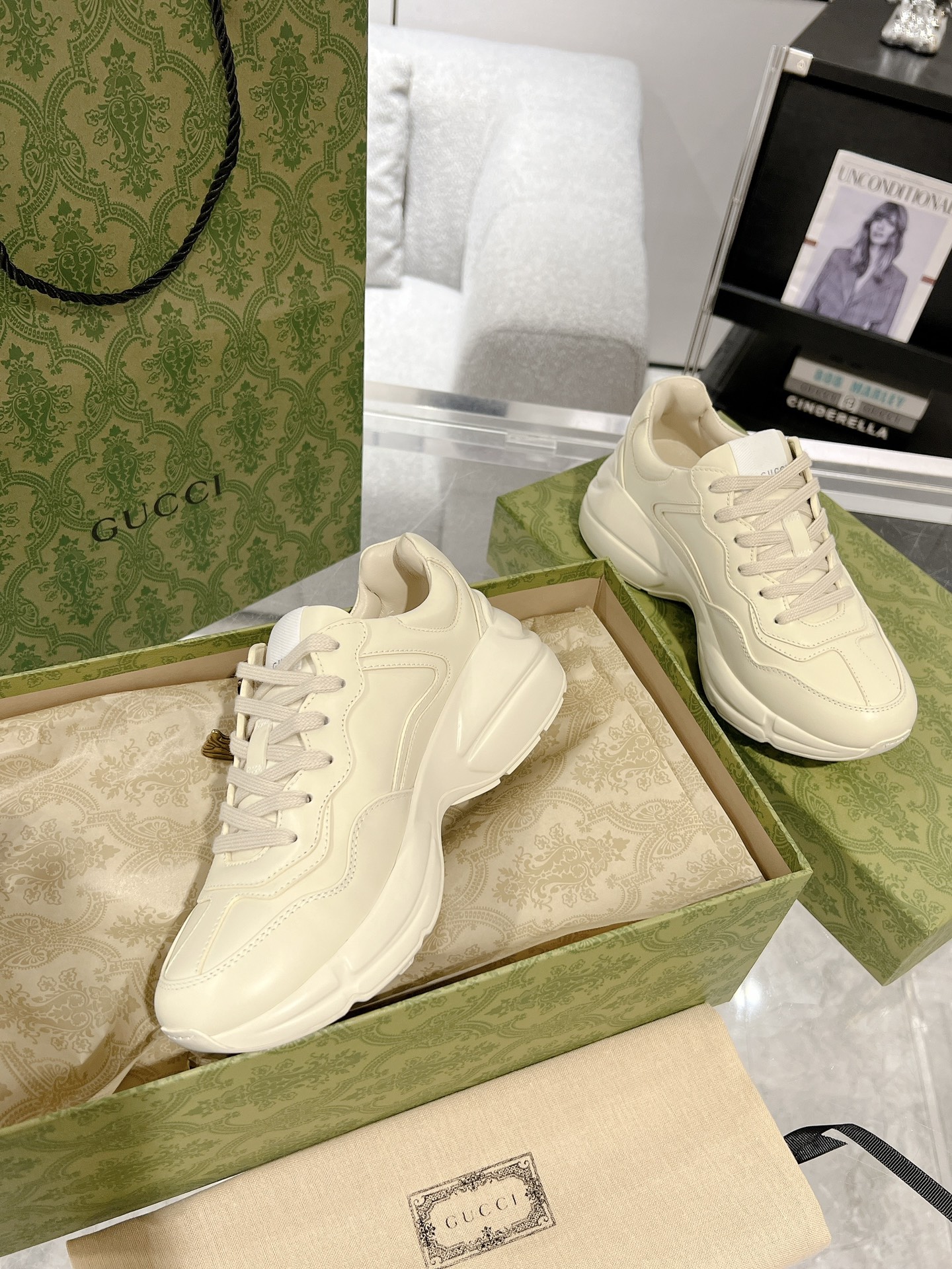 Gucci Sneakers-28