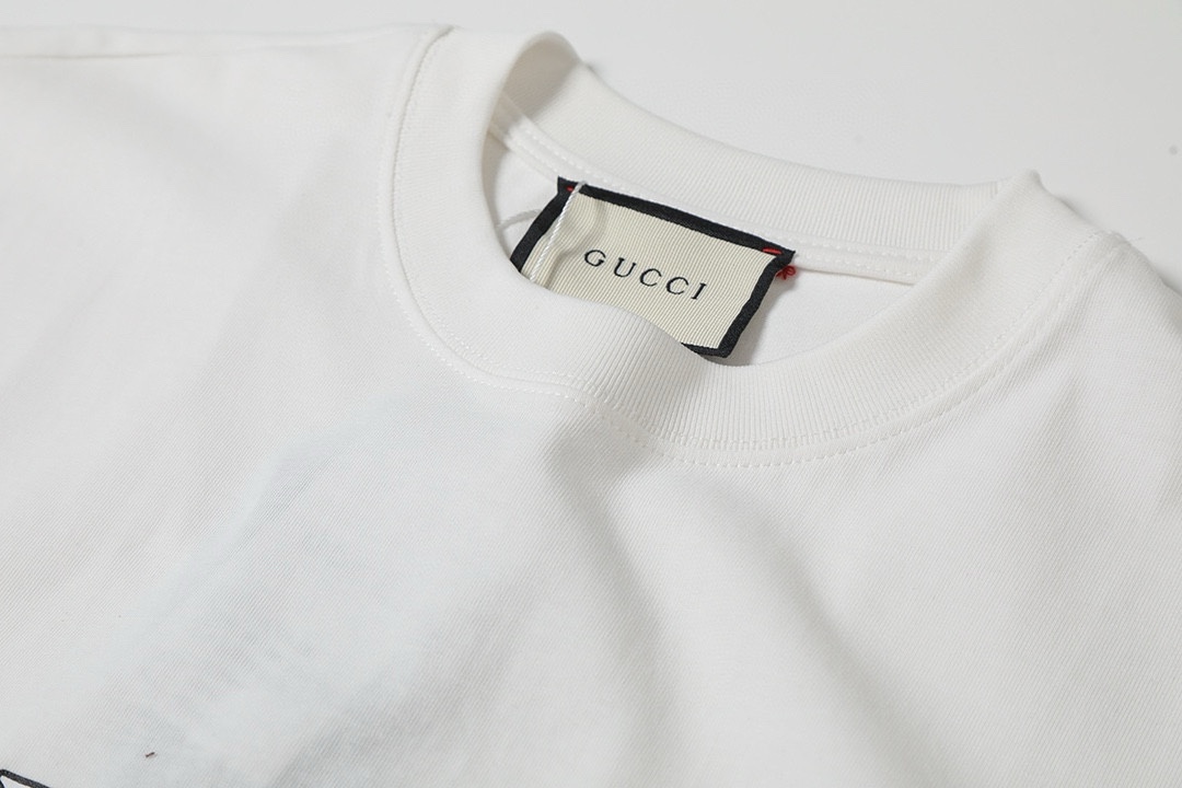 Gucci clothing-16
