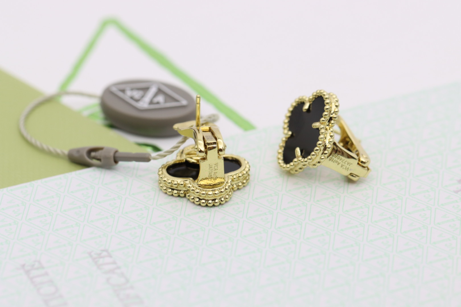 Van Cleef & Arpels earring-8