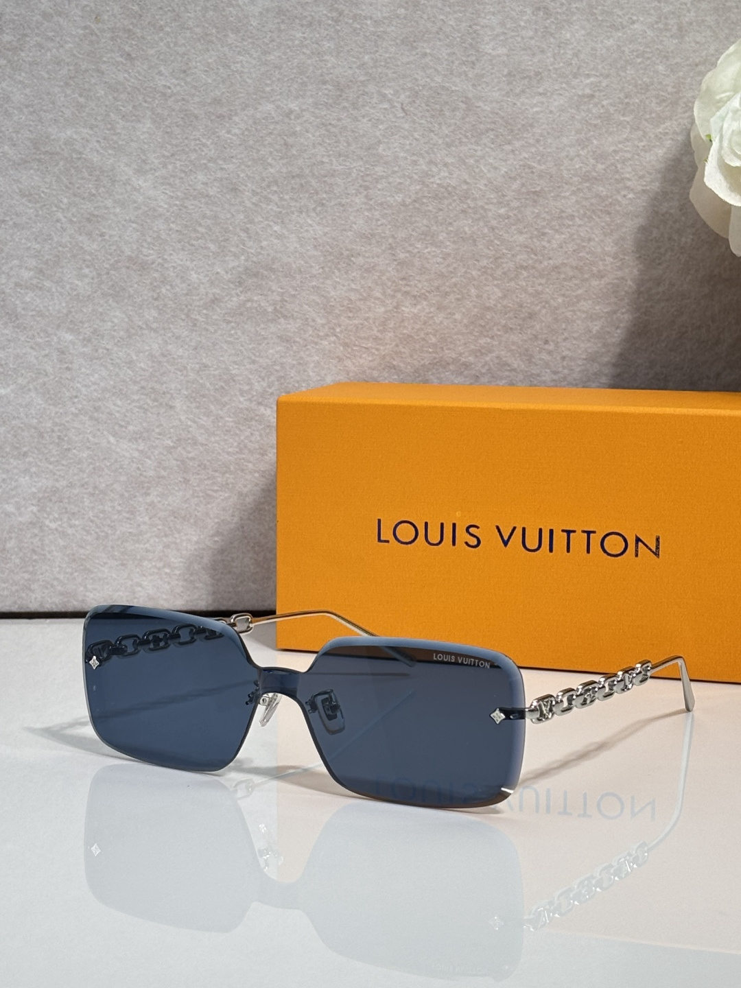 LV glasses-48