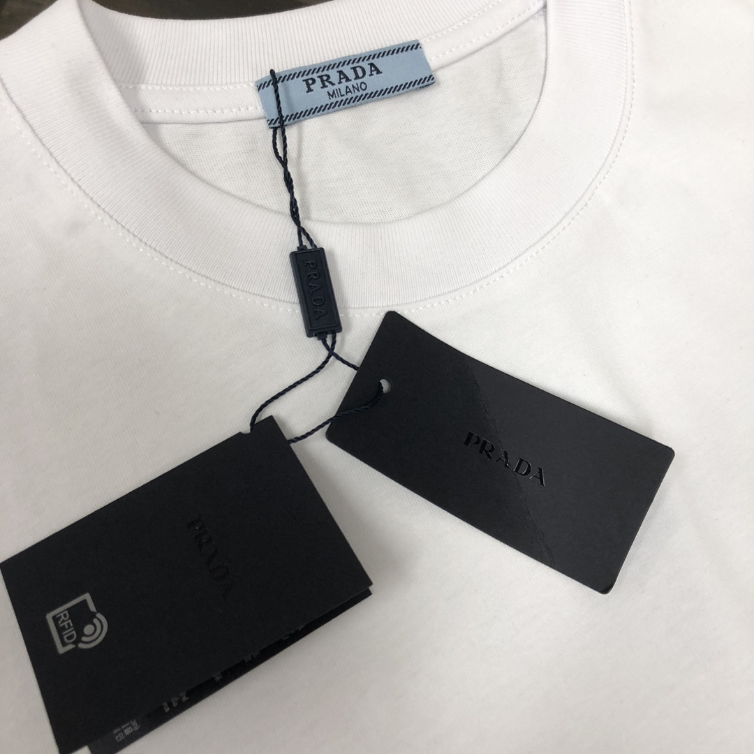 Prada clothing-271