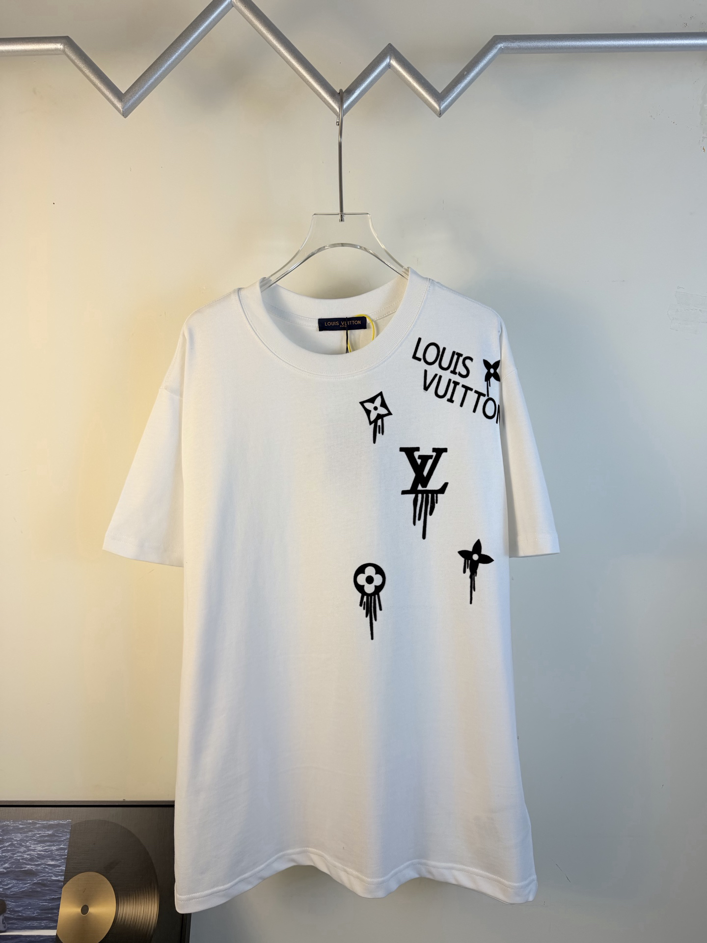 LV clothing-244