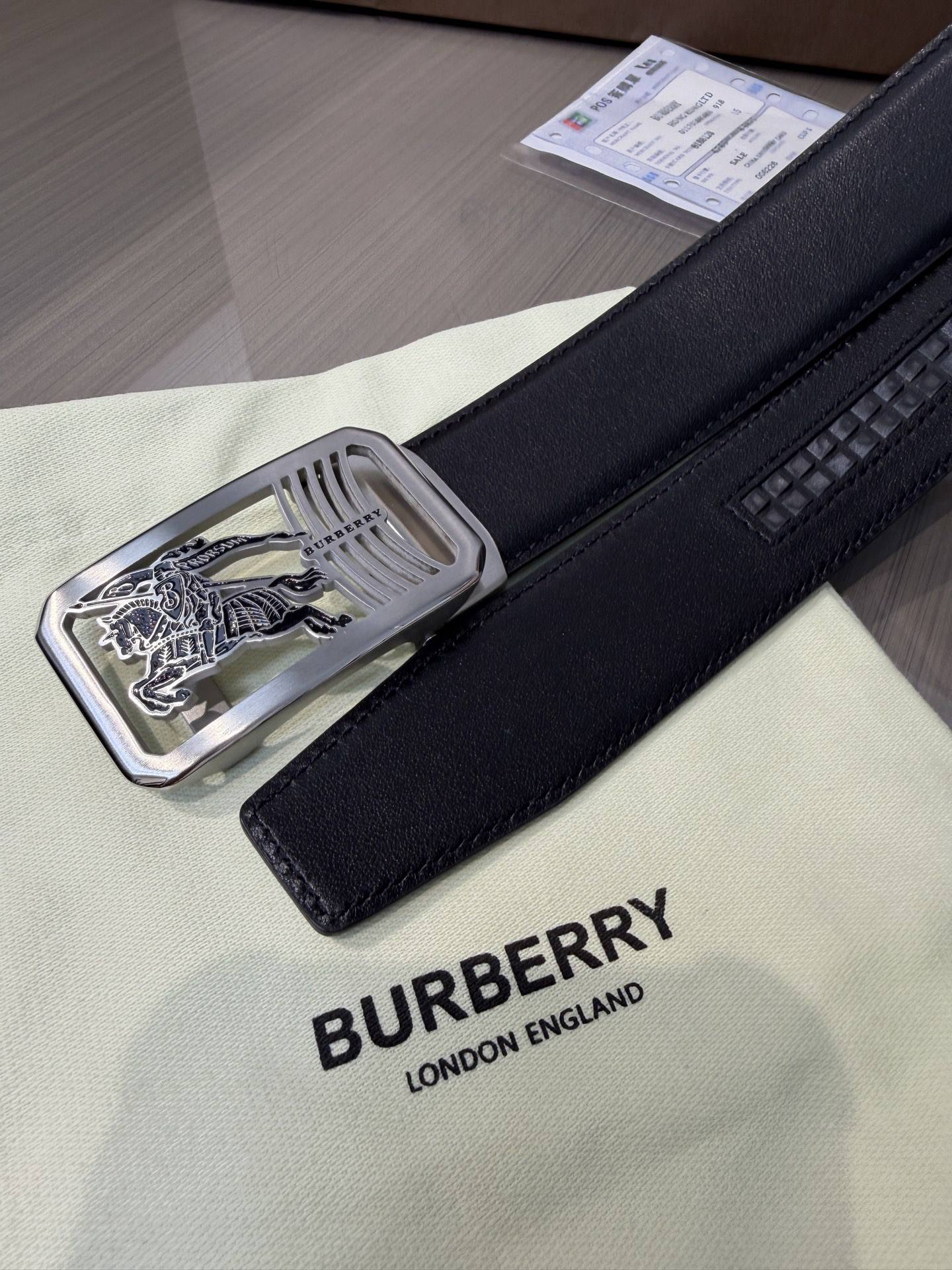 Burberry belt-78