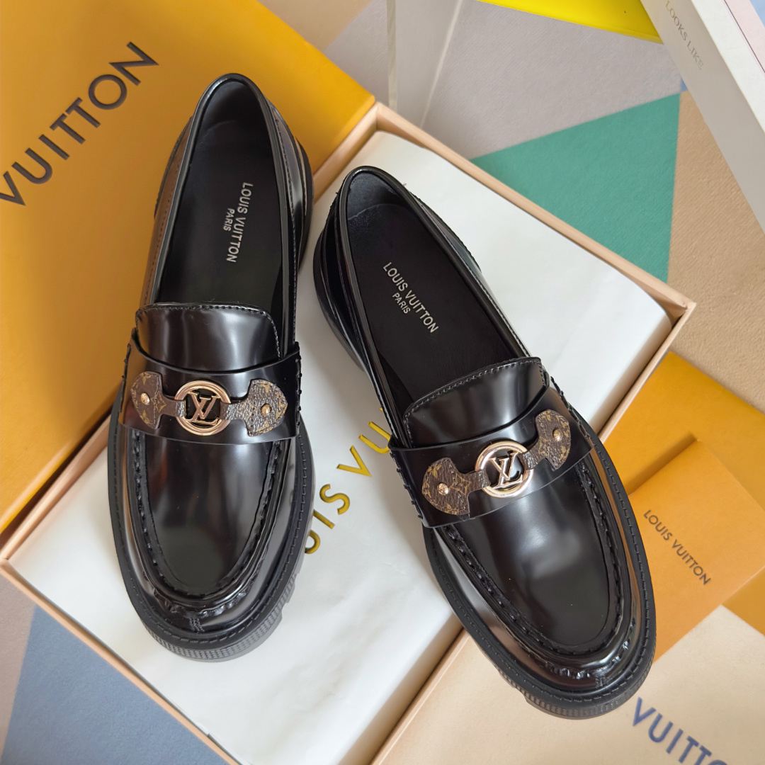 LV women's leather shoes-19