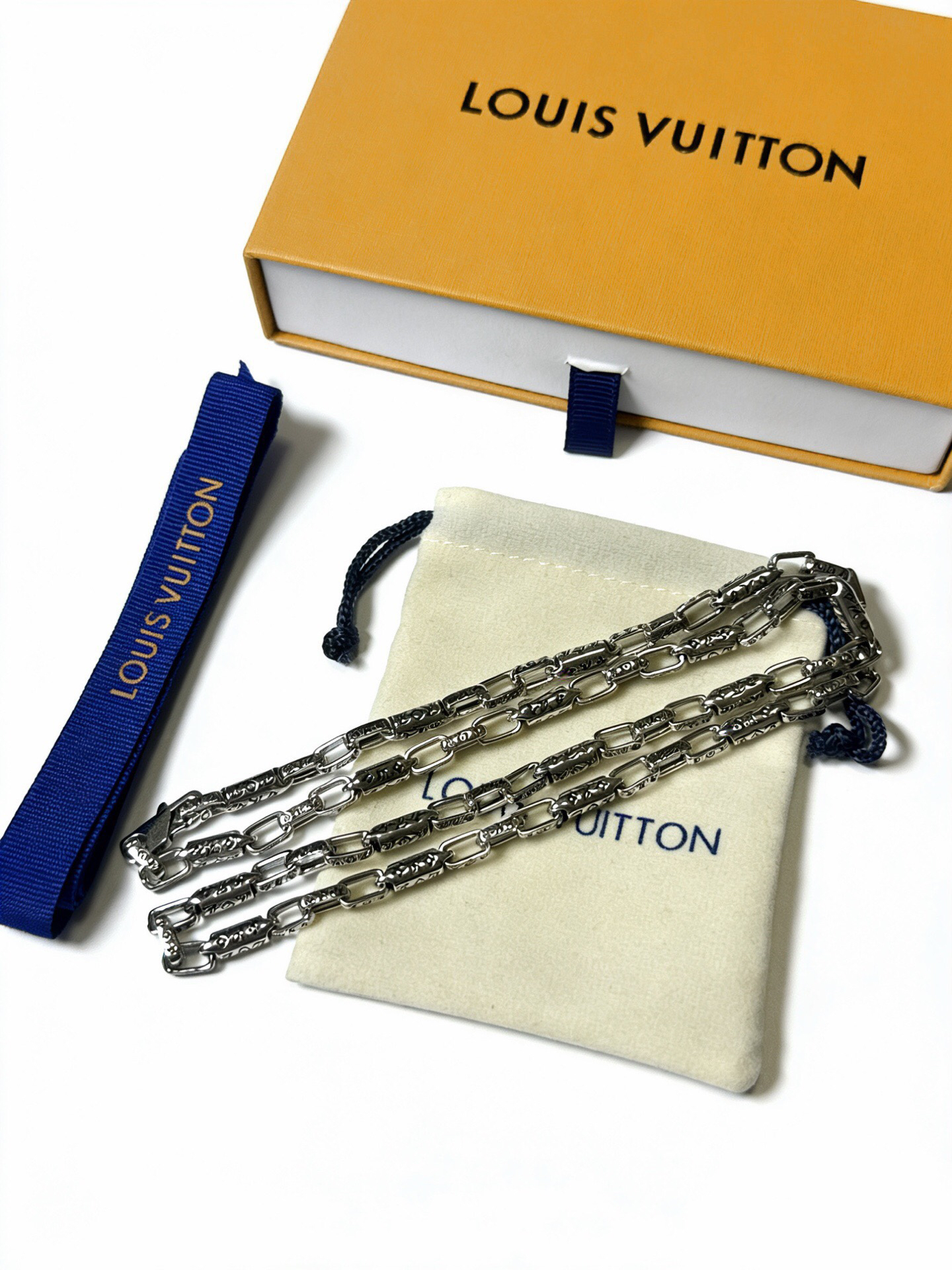 LV necklace-17