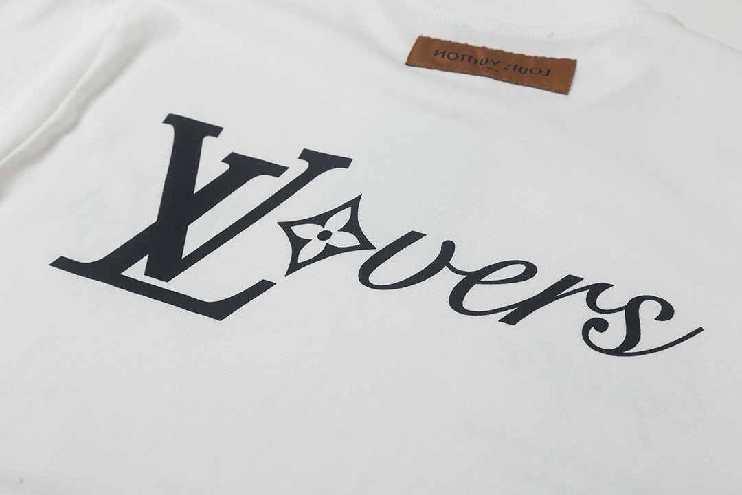 LV clothing-11