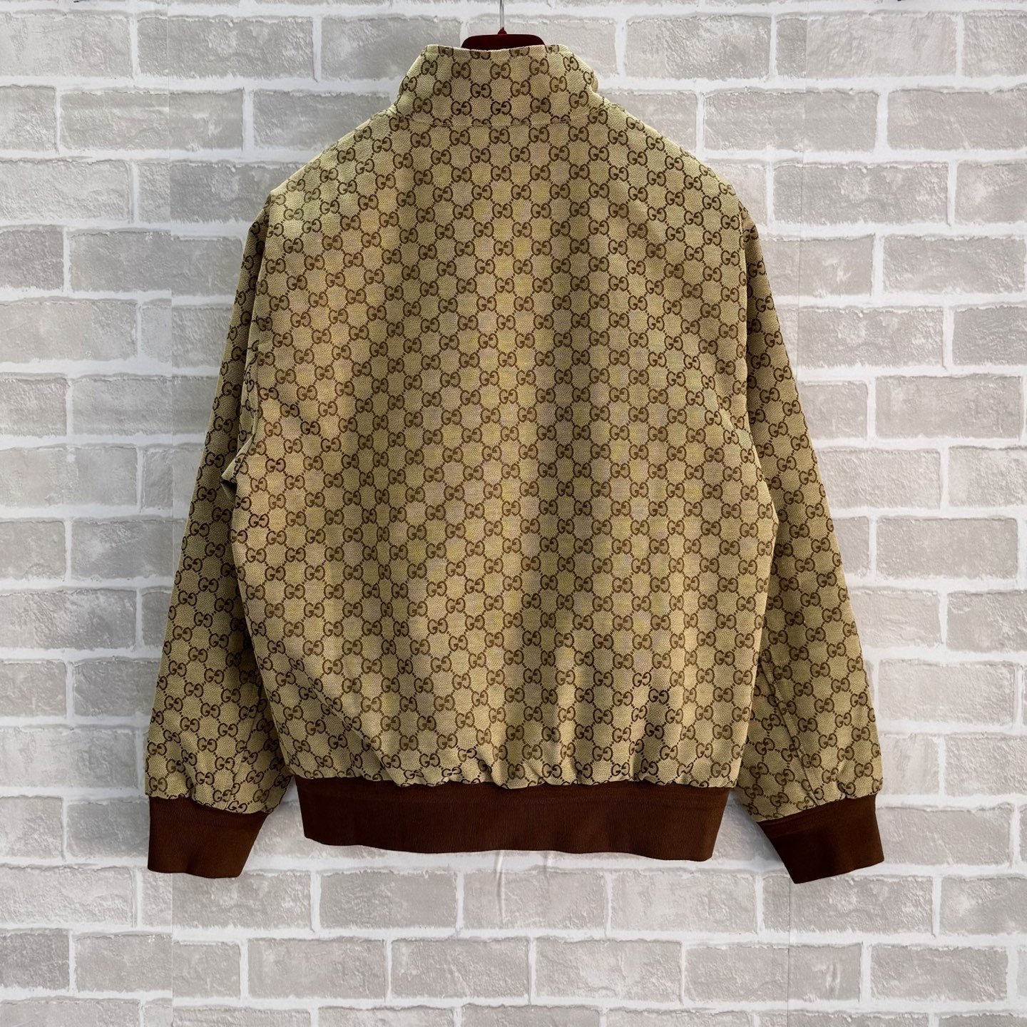 Gucci Clothing-121