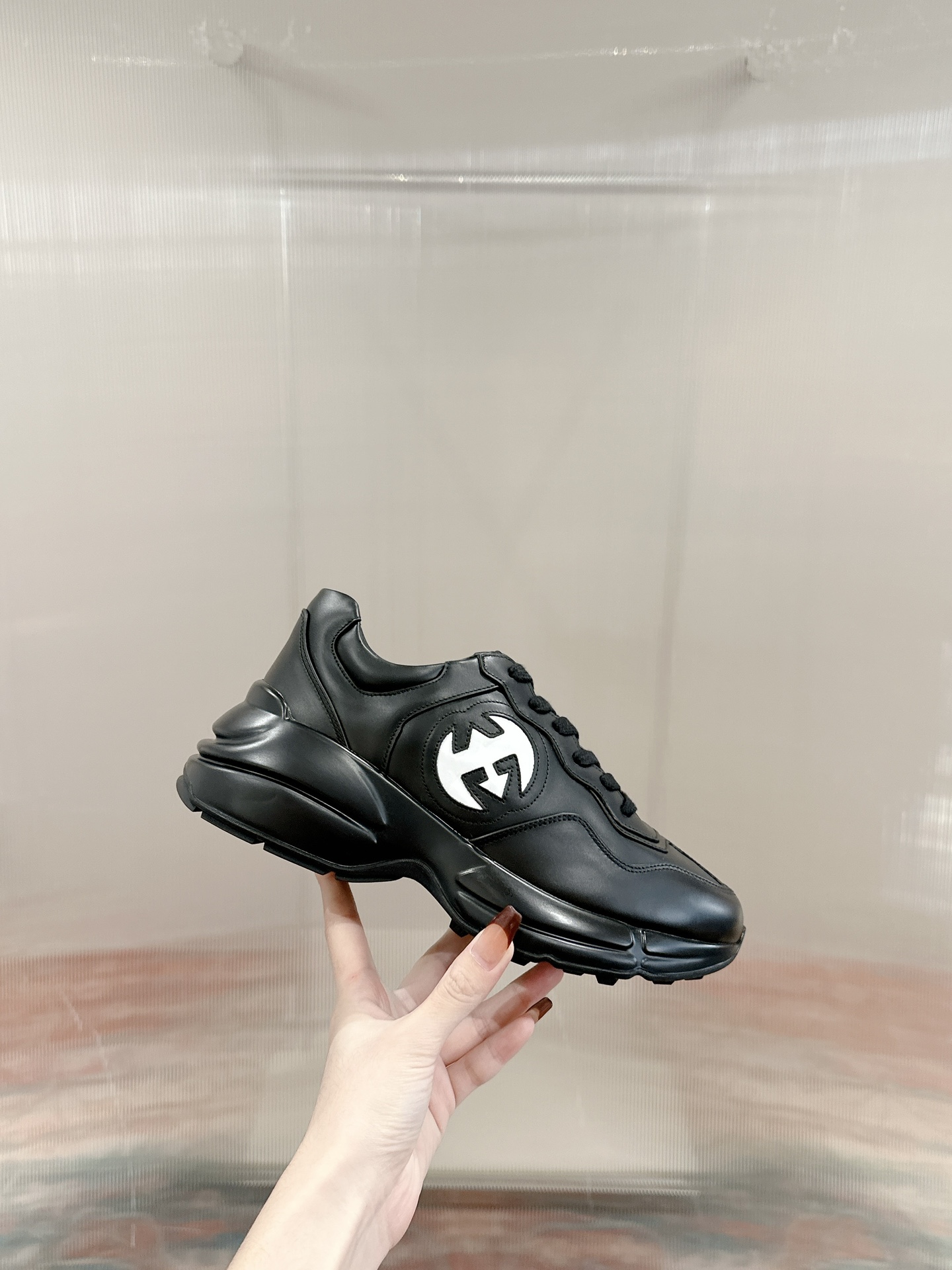 Gucci Sneakers-123