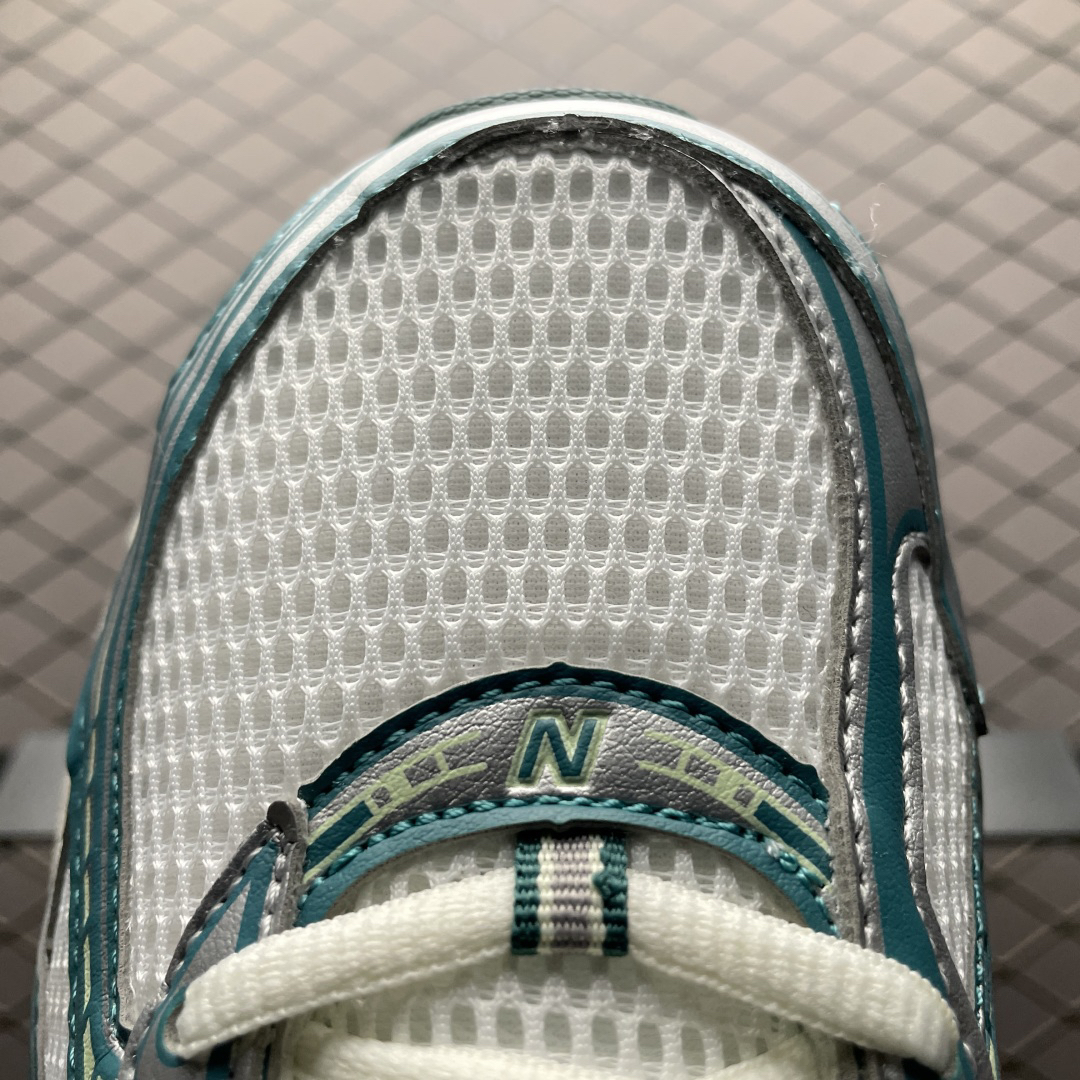 New Balance Sneakers-104