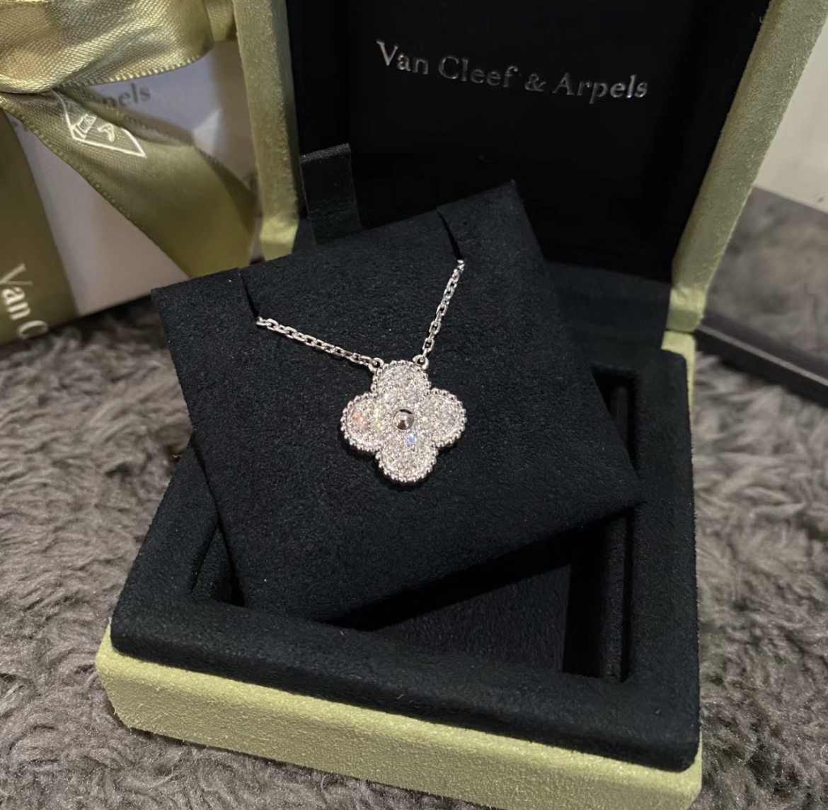 Van Cleef & Arpels necklace-127