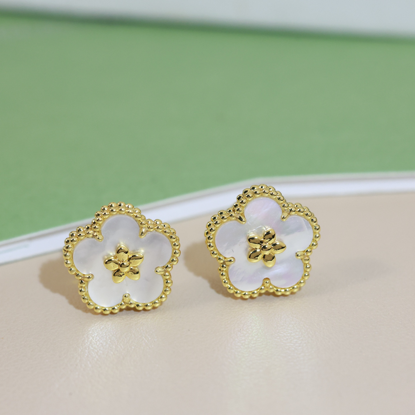 Van Cleef & Arpels earring-32