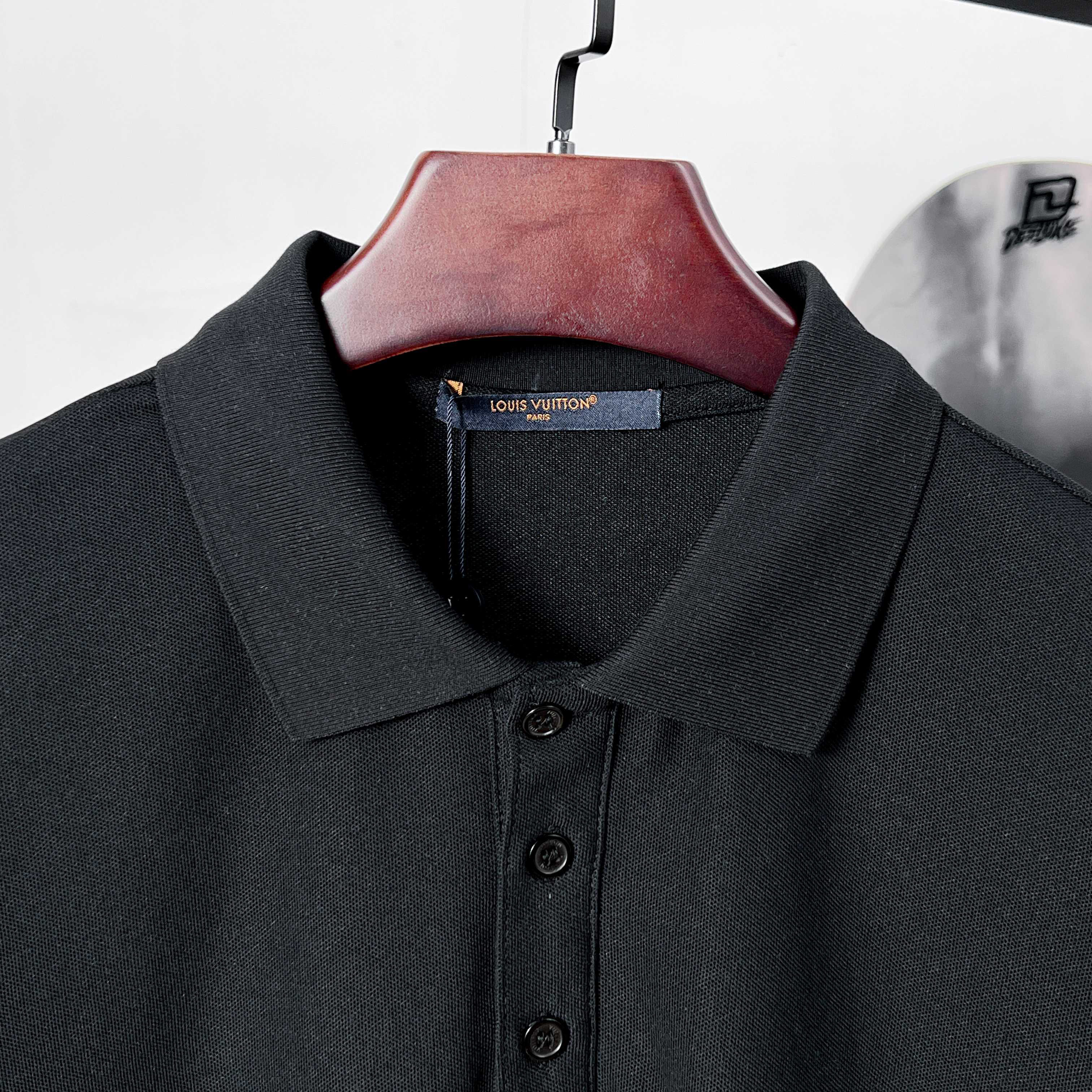 LV clothing-94